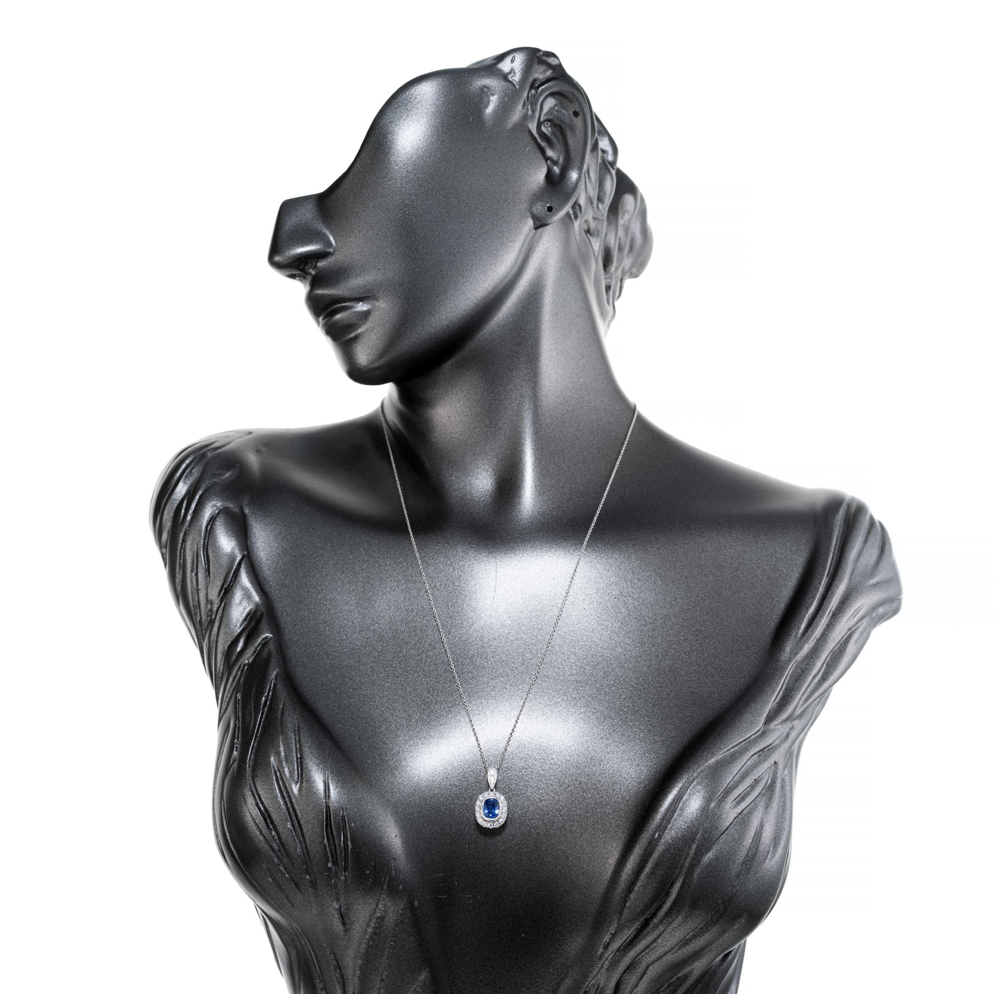 Peter Suchy 1.08 Carat Blue Sapphire Diamond White Gold Pendant Necklace  For Sale 2