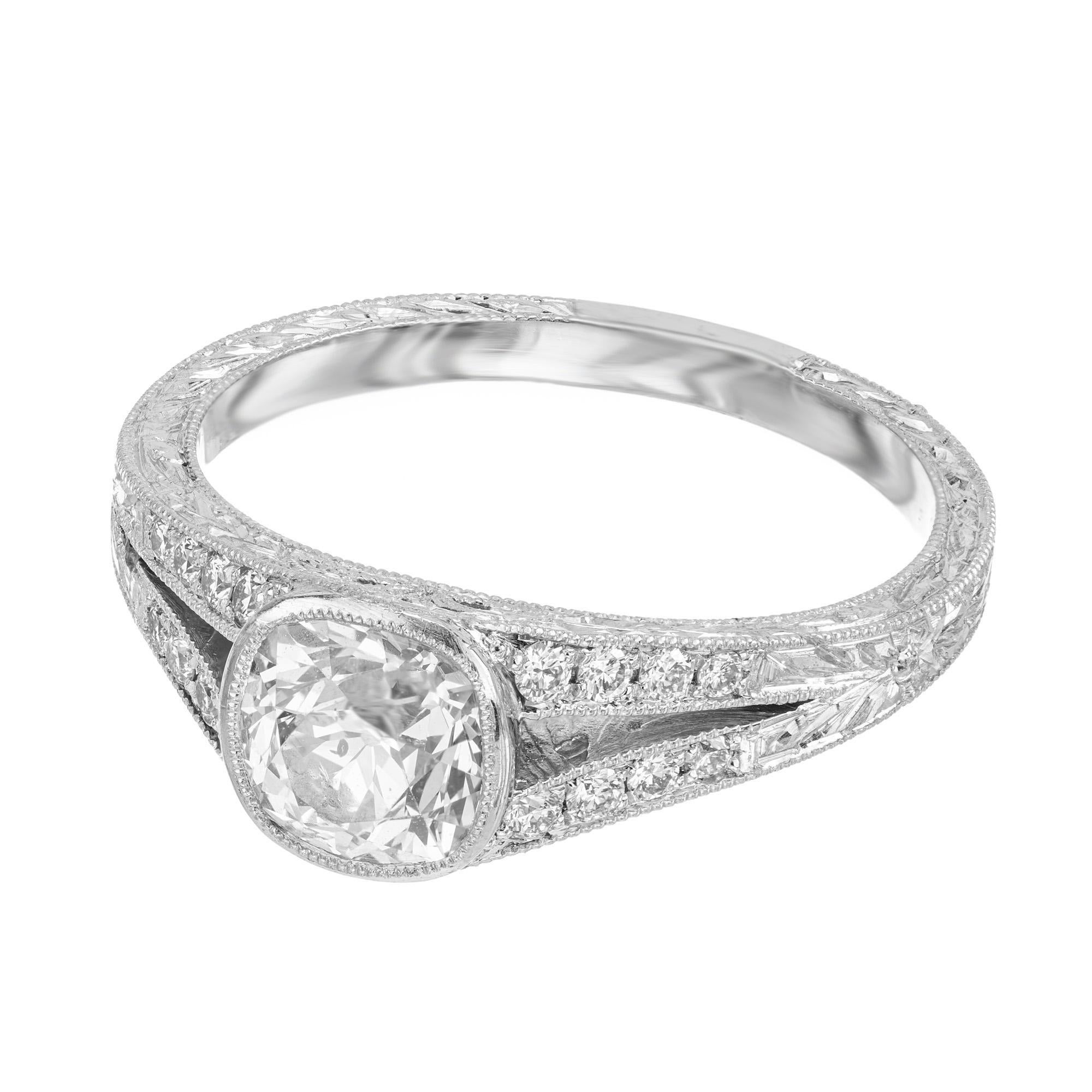 Taille coussin Peter Suchy Bague de fiançailles à tige fendue en platine et diamants de 1,09 carat en vente
