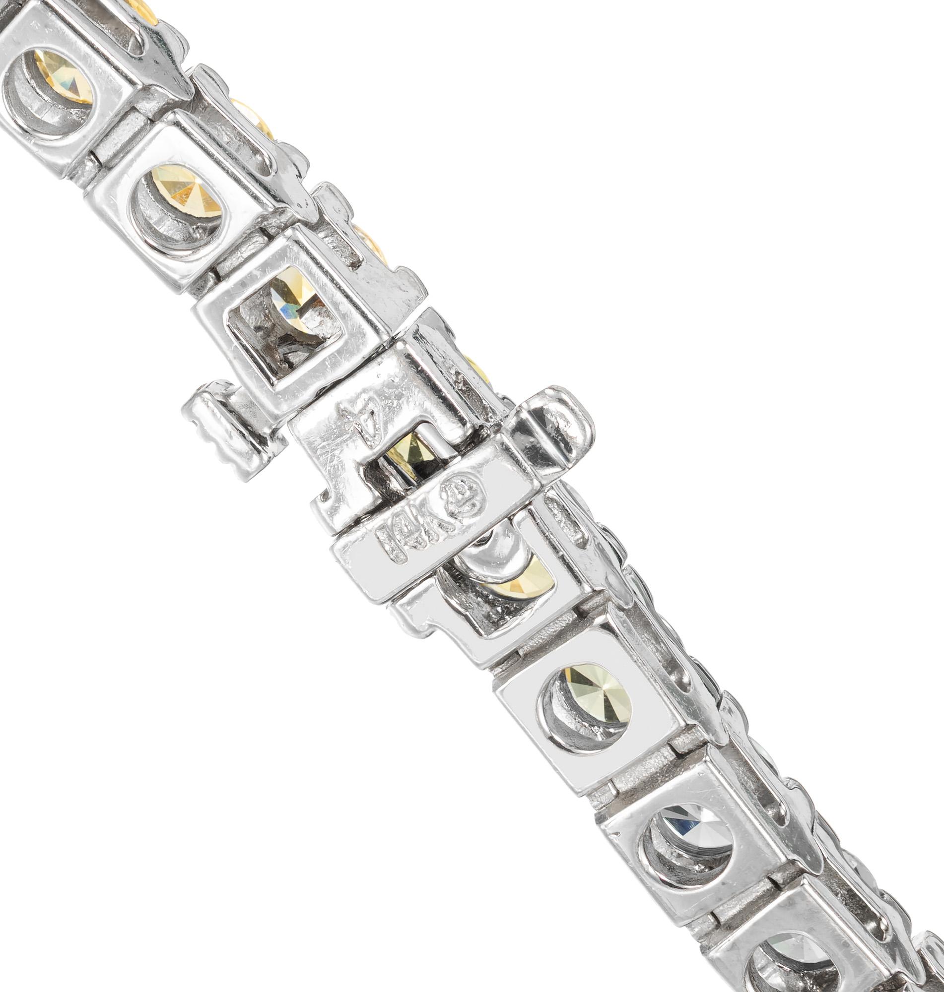 Peter Suchy 12.17 Carats Multi-Color Sapphire Hinged Link Gold Tennis Bracelet For Sale 2
