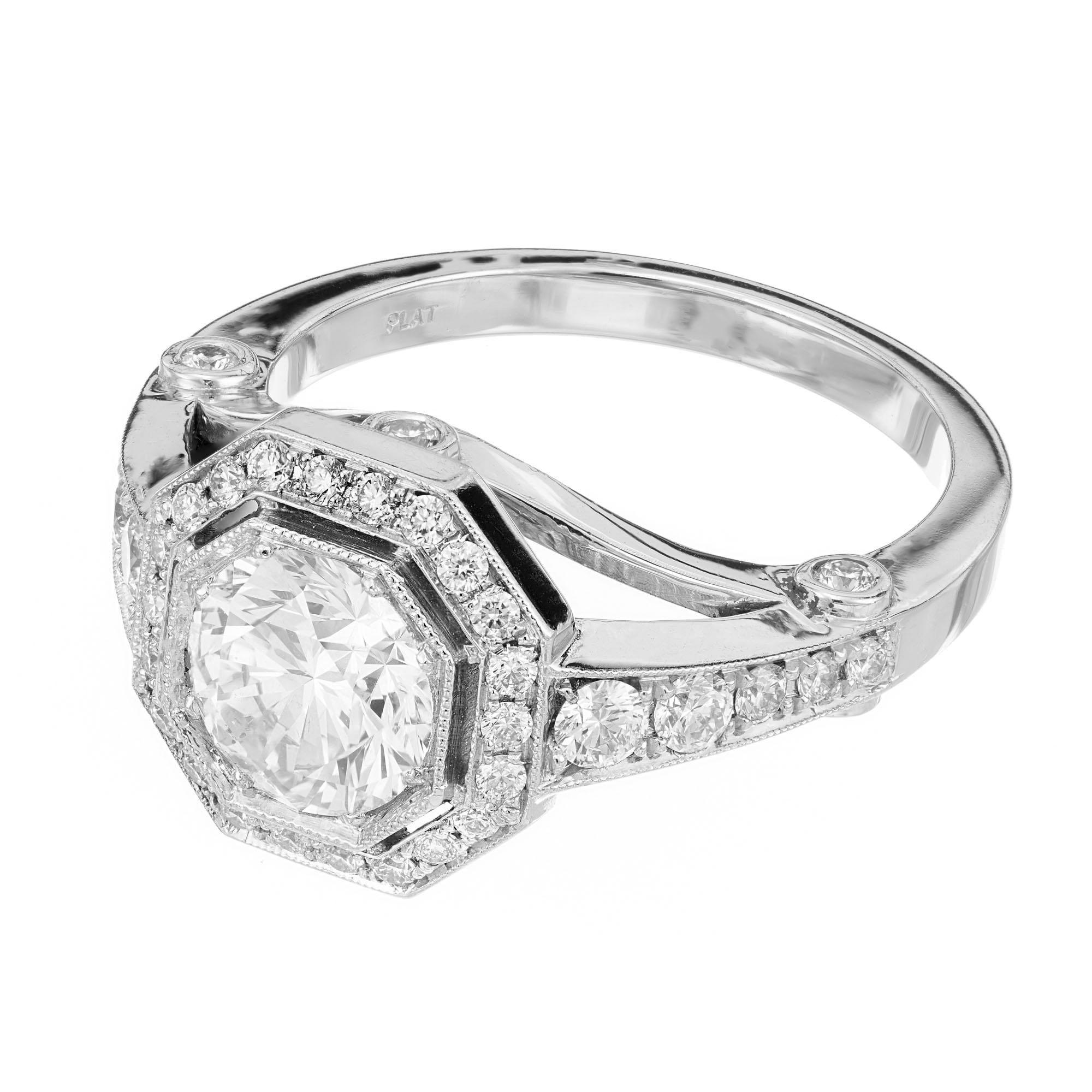 Taille ronde Peter Suchy Bague de fiançailles en platine avec halo octogonal de diamants de 1,23 carat en vente