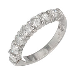 Verlobungsring aus Platin mit 1,53 Karat sieben Diamanten von Peter Suchy