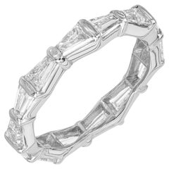 Eternity-Ehering aus Platin mit 1,75 Karat Baguette-Diamant in Platin von Peter Suchy