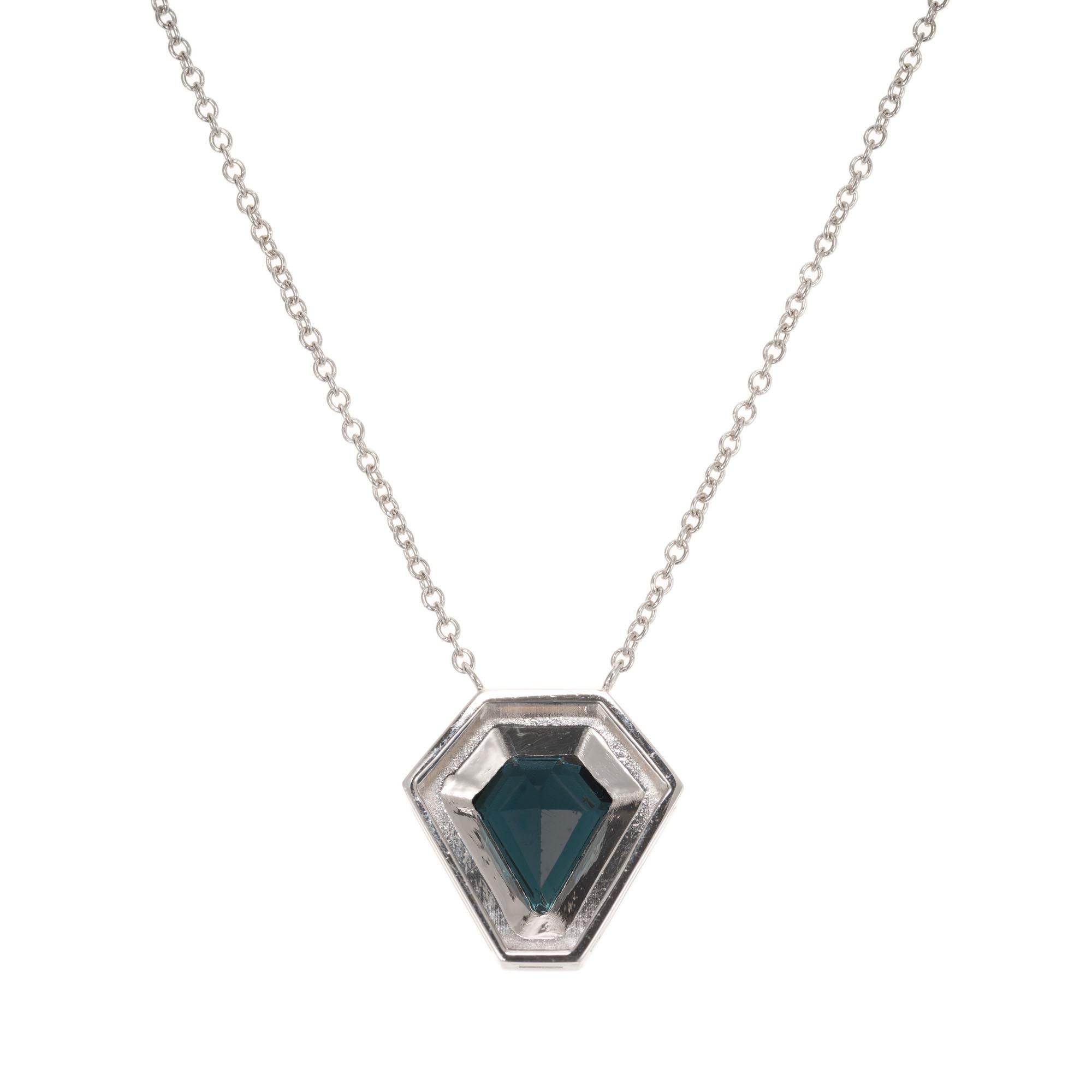 Losanga Peter Suchy - Collana con ciondolo in oro bianco e diamanti con tormalina indicolite da 1,75 carati in vendita