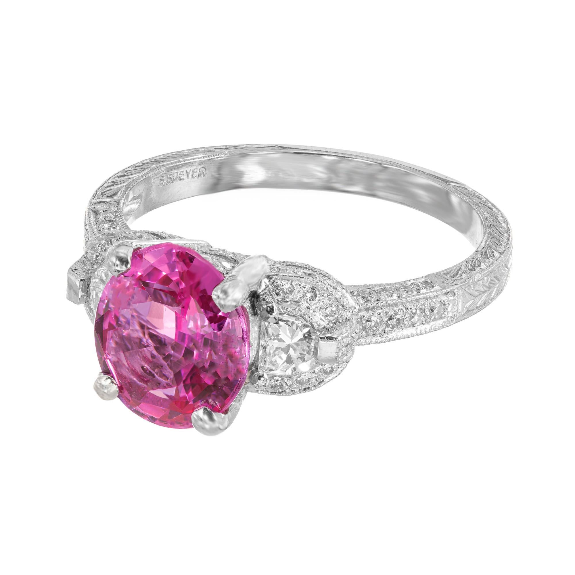 Taglio ovale Peter Suchy Anello di fidanzamento in platino con zaffiro rosa da 2,37 carati e diamanti a pavé in vendita