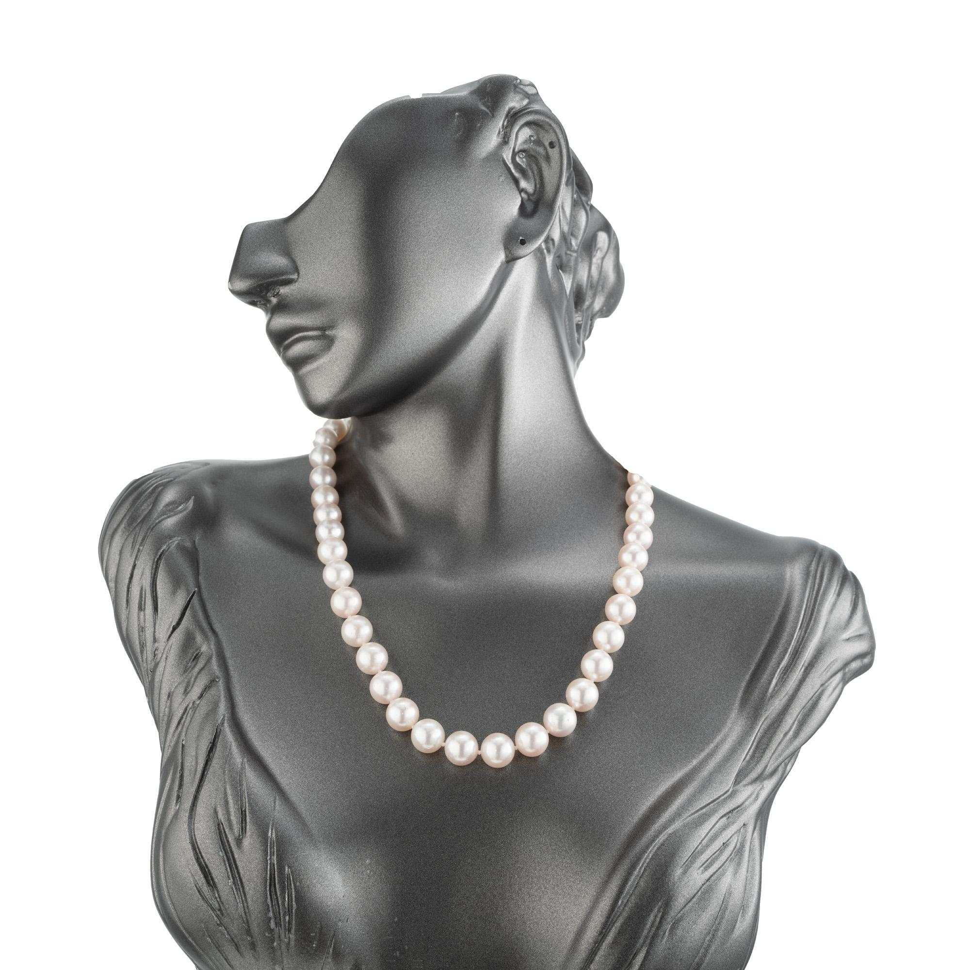 Donna Peter Suchy: collana di perle con chiusura a diamante da 0,25 carati in vendita