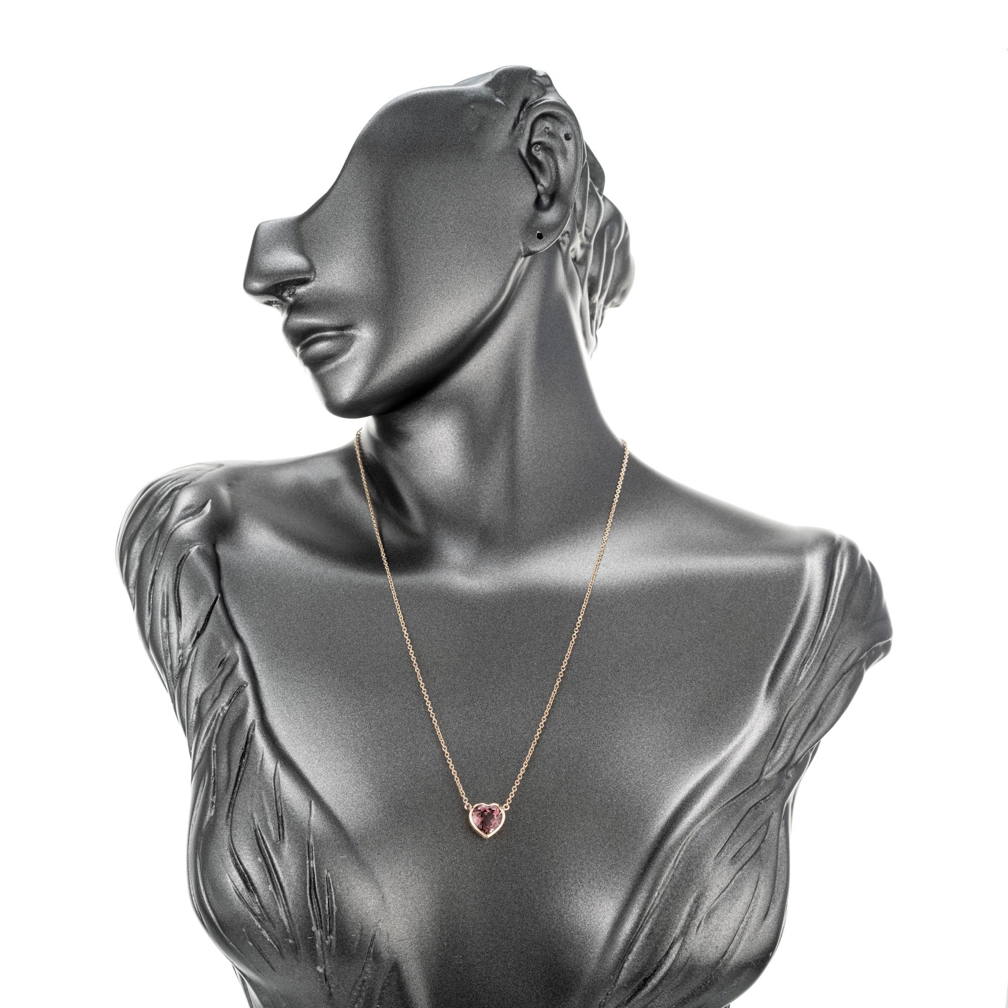 Peter Suchy, collier pendentif cœur en or rose et tourmaline rose de 3,29 carats en vente 1