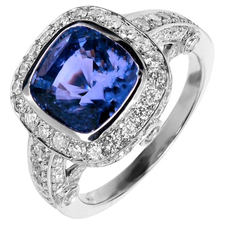 Peter Suchy Bague de fiançailles en platine avec saphir coussin de 3,91 carats et halo de diamants en vente