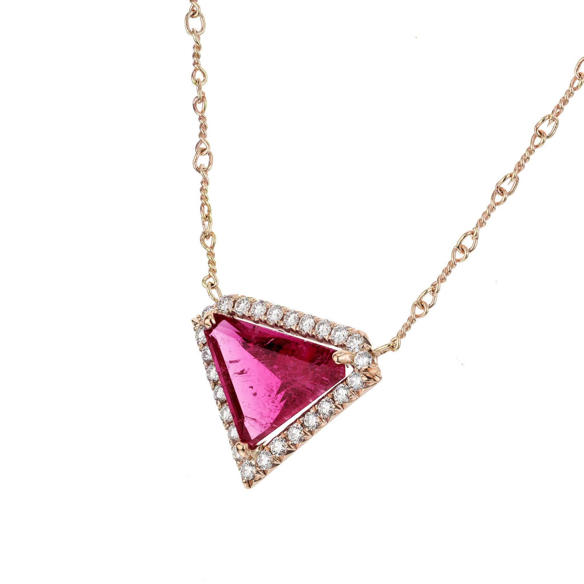 Taglio rotondo Collana con ciondolo in oro rosa con tormalina rubellite e diamante da 4,33 carati di Peter Suchy in vendita