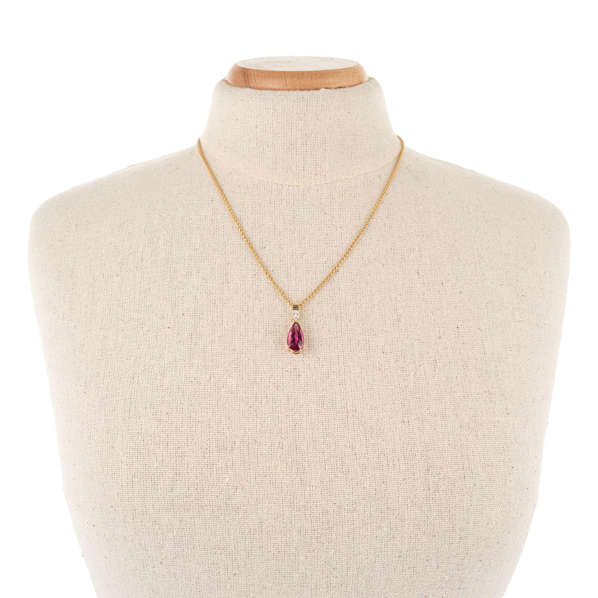 Peter Suchy 4.74 Carat Pink Tourmaline Diamond Yellow Gold Pendant Necklace In Excellent Condition In Stamford, CT
