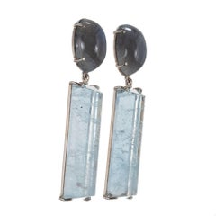 Peter Suchy - Orecchini pendenti in oro bianco con topazio blu e labradorite da 52,70 carati