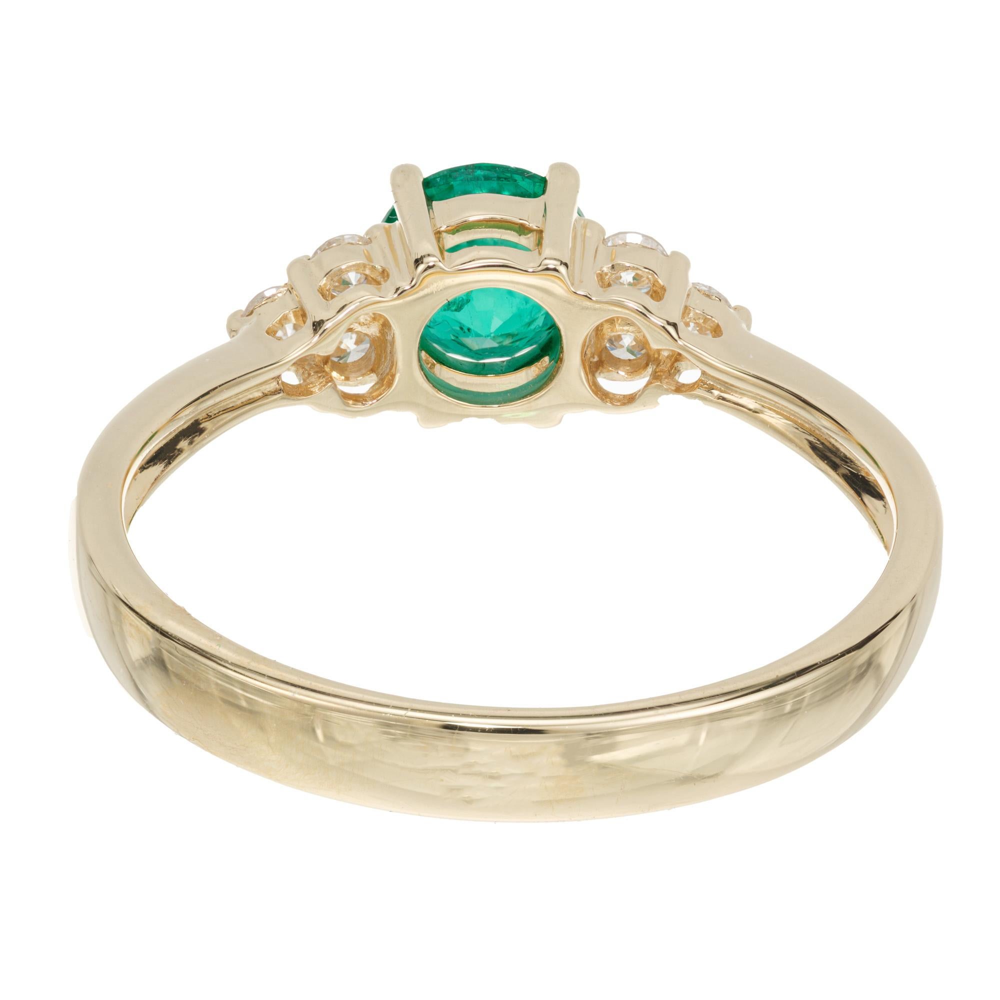 Peter Suchy .58 Carat Emerald Diamond Yellow Gold Ring In New Condition For Sale In Stamford, CT