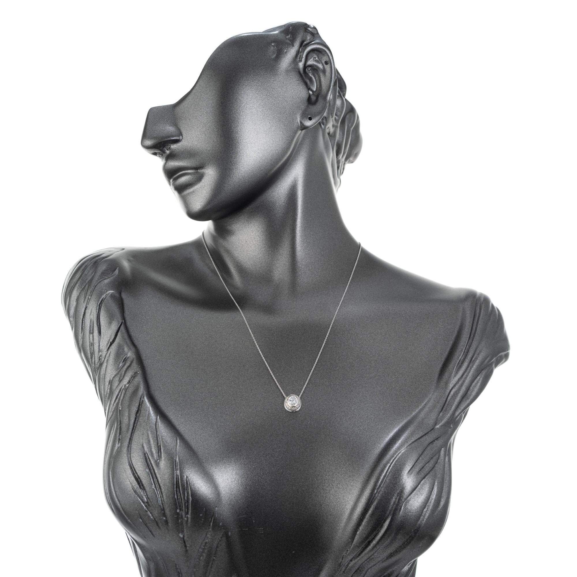 Peter Suchy Collier à pendentif Slide en platine avec diamant ovale de 0,58 carat et halo en vente 1