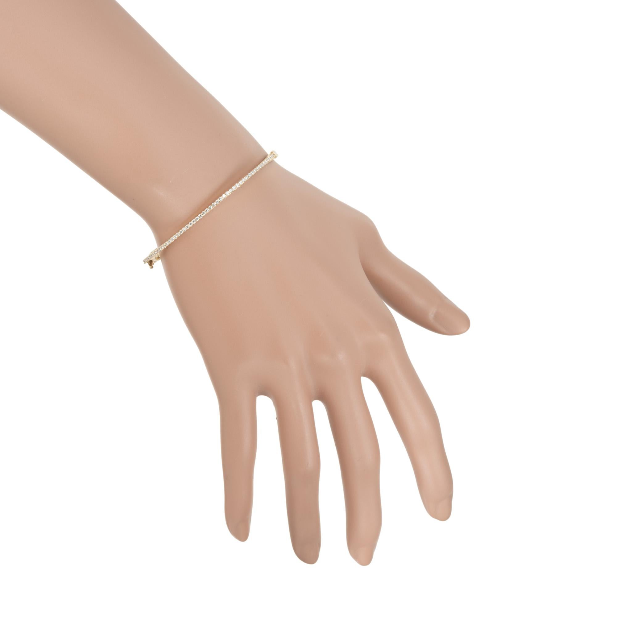 Peter Suchy - Bracelet en or orné de diamants ronds de taille brillante de 0,60 carat Pour femmes en vente