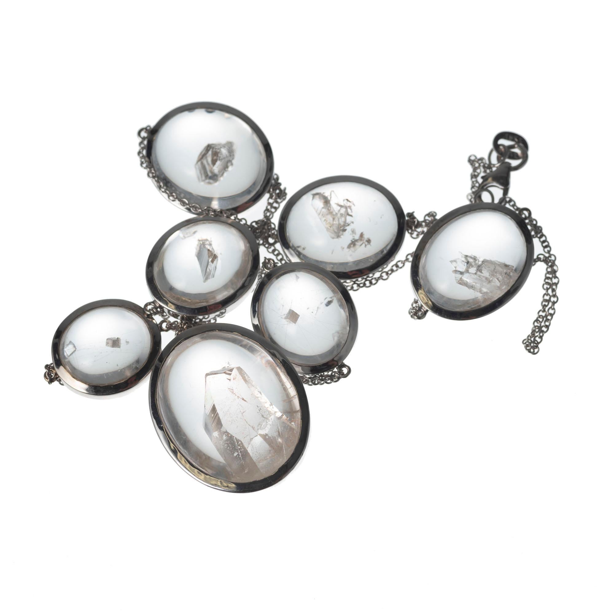 Donna Peter Suchy - Collana con ciondolo in oro bianco con cristallo di quarzo a più fili da 85,00 carati in vendita