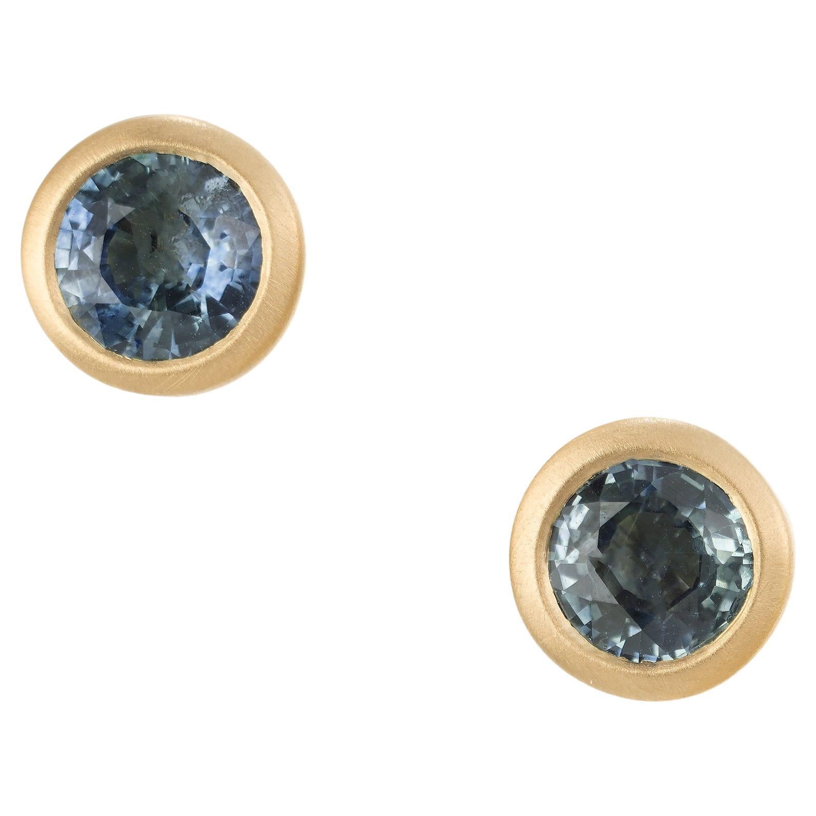 Peter Suchy .98 Carat Round Sapphire Yellow Gold Stud Earrings  For Sale