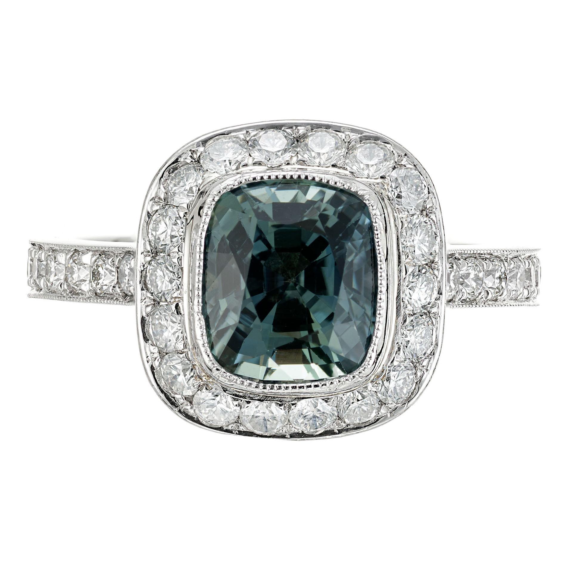 Taille coussin Peter Suchy, bague de fiançailles halo en platine avec saphir de 3,20 carats certifié GIA et diamants en vente