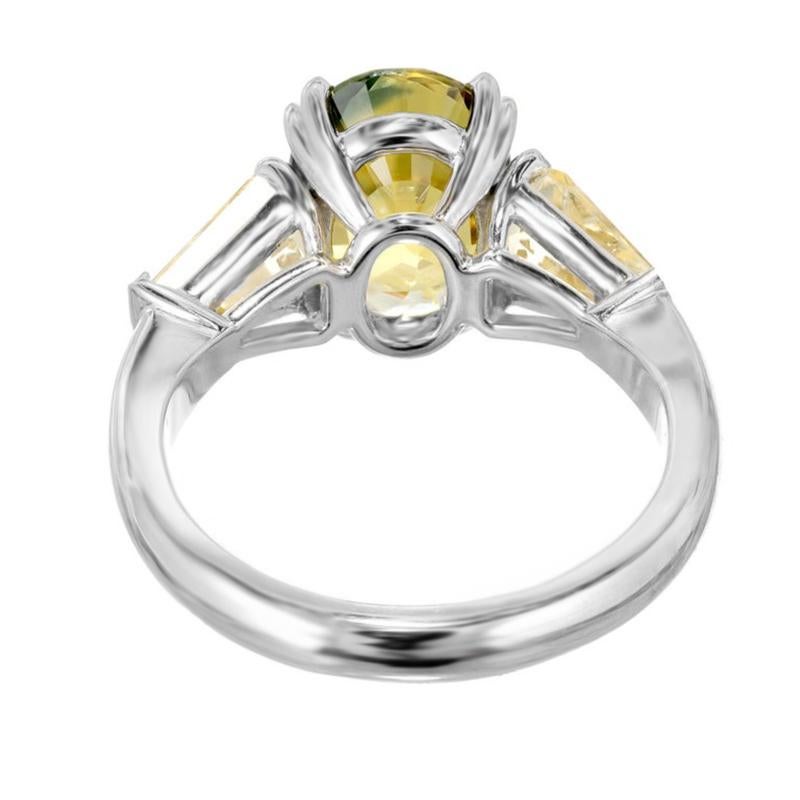 Peter Suchy GIA 4.23 Carat Oval Yellow Green Sapphire Platinum Engagement Ring In New Condition For Sale In Stamford, CT