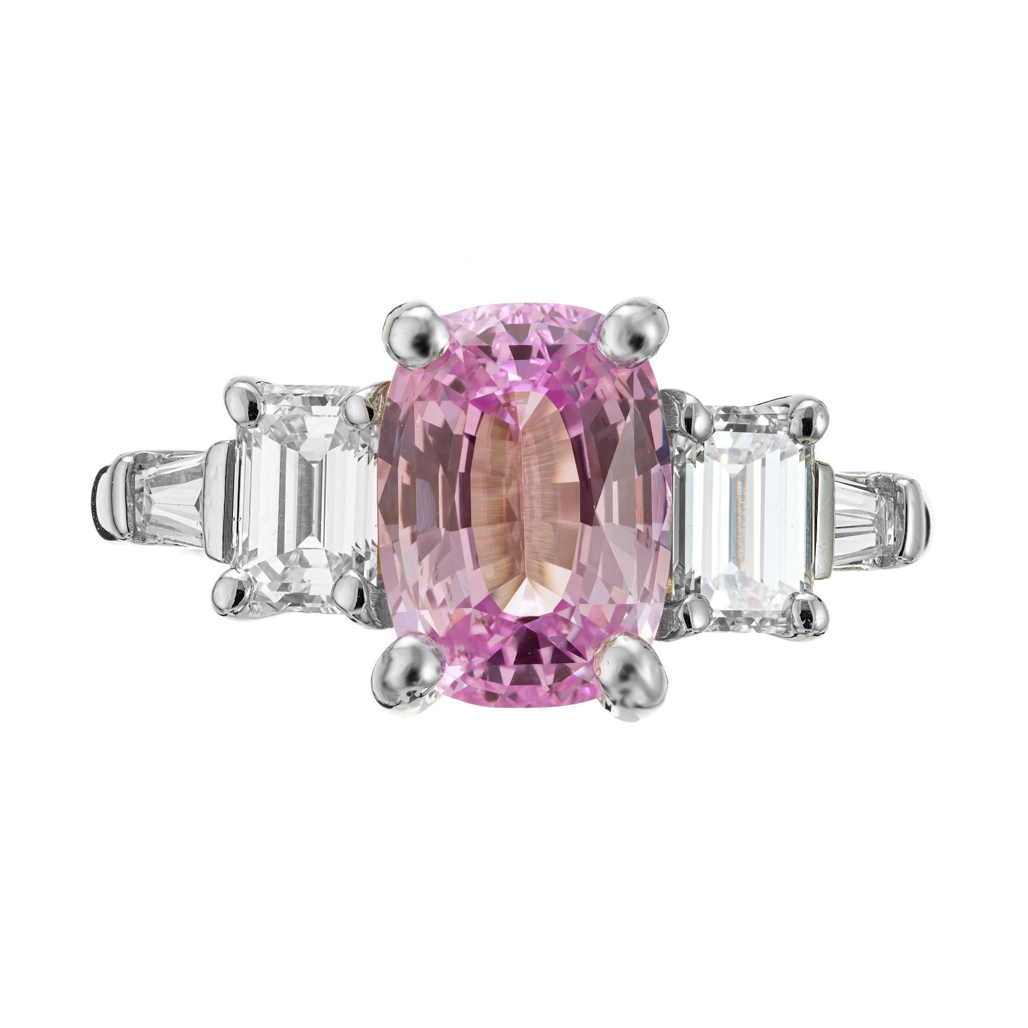 Taille coussin Peter Suchy Bague de fiançailles en platine avec saphir rose et diamant violet certifié GIA en vente