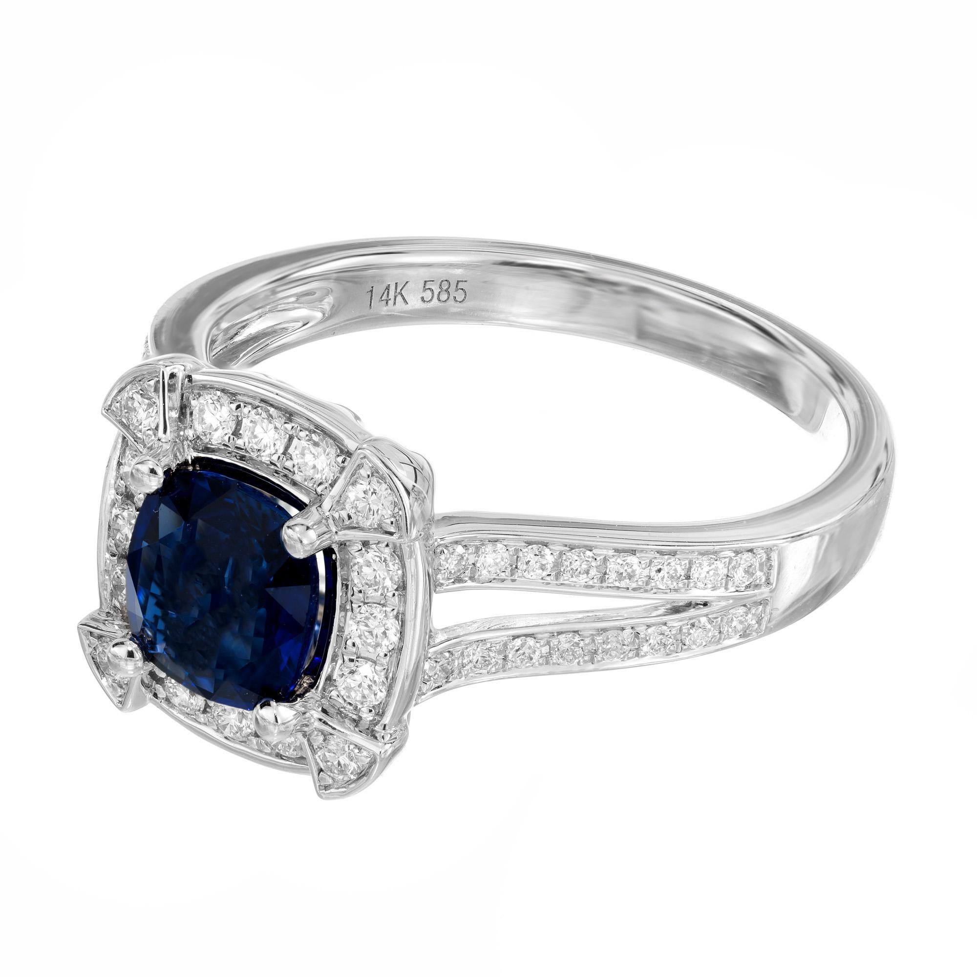 Taille coussin Peter Suchy, bague de fiançailles en or avec saphir bleu certifié GIA de 1,01 carat et diamants  en vente