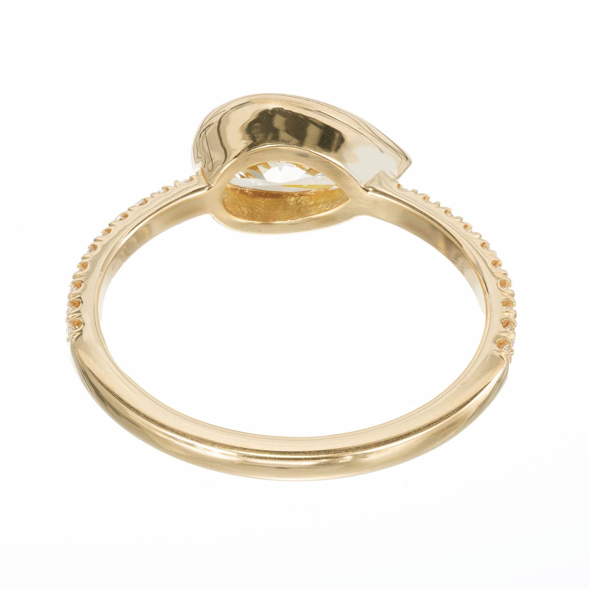 Bague de fiançailles Peter Suchy en or avec diamant jaune poire de 1,01 carat certifié par le GIA Pour femmes en vente