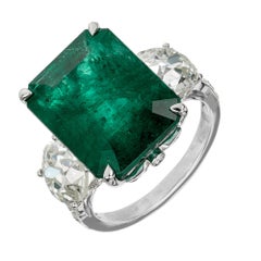 Peter Suchy GIA 11.89 Carat Emerald Diamond Gold Three-Stone Engagement Ring