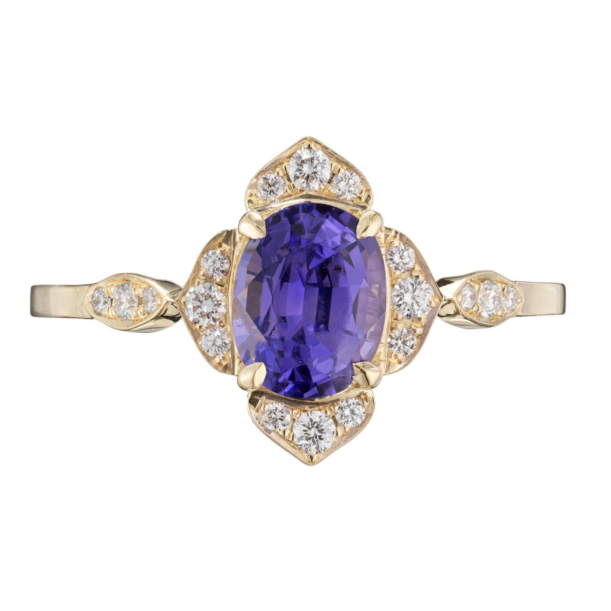 Bague de fiançailles en saphir et diamant. Ce saphir ovale violet de 1,31ct, brillant et naturel, certifié par le GIA, a été serti dans une bague de fiançailles alternative unique en son genre. Parfait pour les personnes à la recherche d'un montage