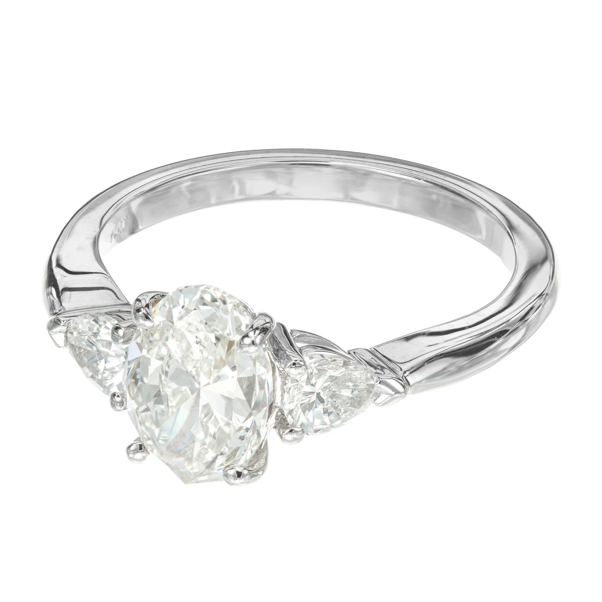 Taille ovale Peter Suchy Bague de fiançailles à trois pierres en platine avec diamant ovale de 1,60 carat certifié GIA en vente