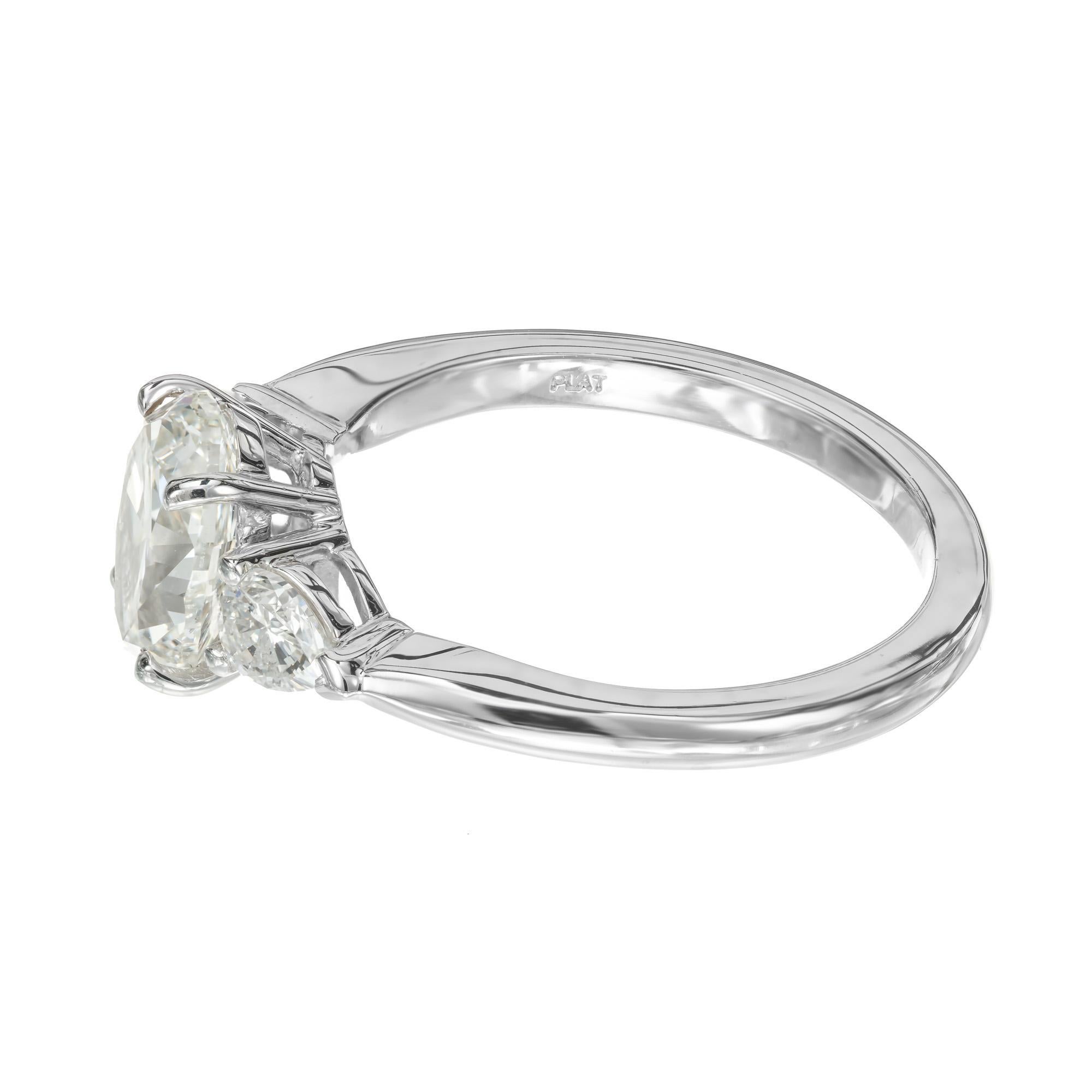 Peter Suchy Bague de fiançailles à trois pierres en platine avec diamant ovale de 1,60 carat certifié GIA Pour femmes en vente