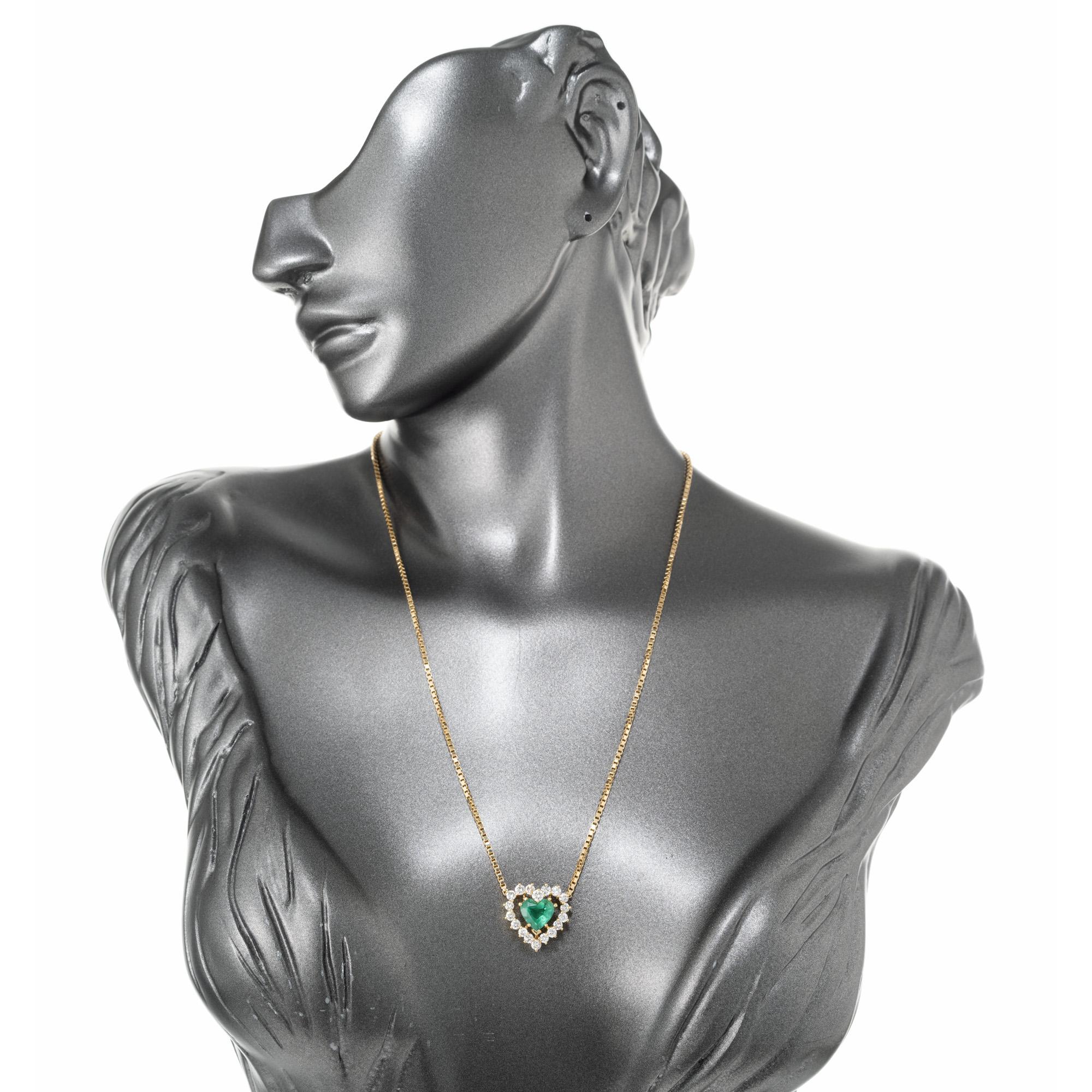 Peter Suchy GIA Certified 1.81 Carat Heart Emerald Diamond Gold Pendant Necklace For Sale 4