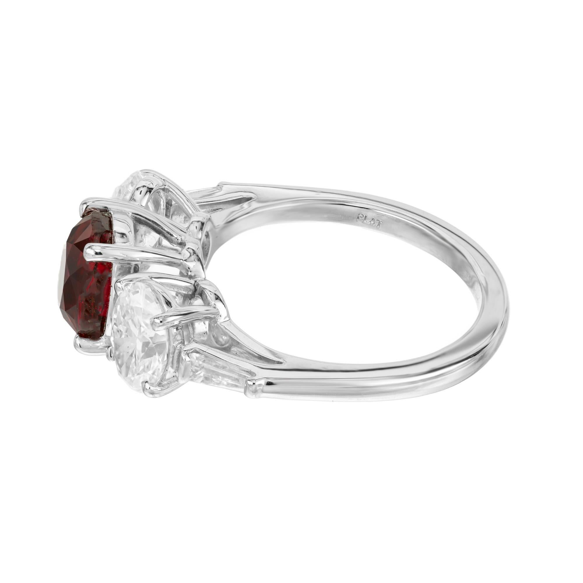 Peter Suchy GIA zertifiziert 2,02 Karat Oval Rubin Diamant Drei-Stein-Platin-Ring im Angebot 2