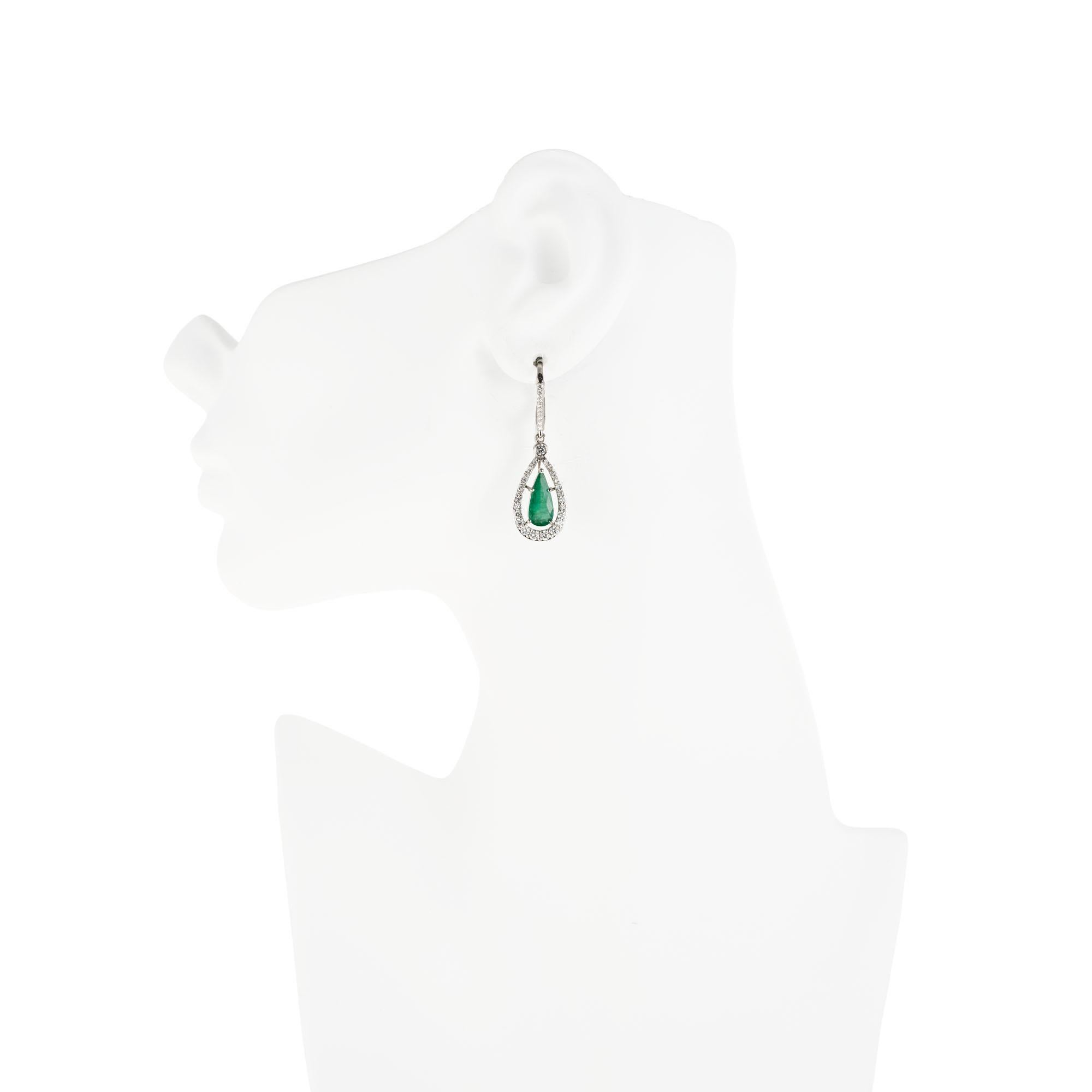 Weißgold-Ohrhänger, GIA-zertifizierter 2,23 Karat Smaragd-Diamant von Peter Suchy (Tropfenschliff) im Angebot