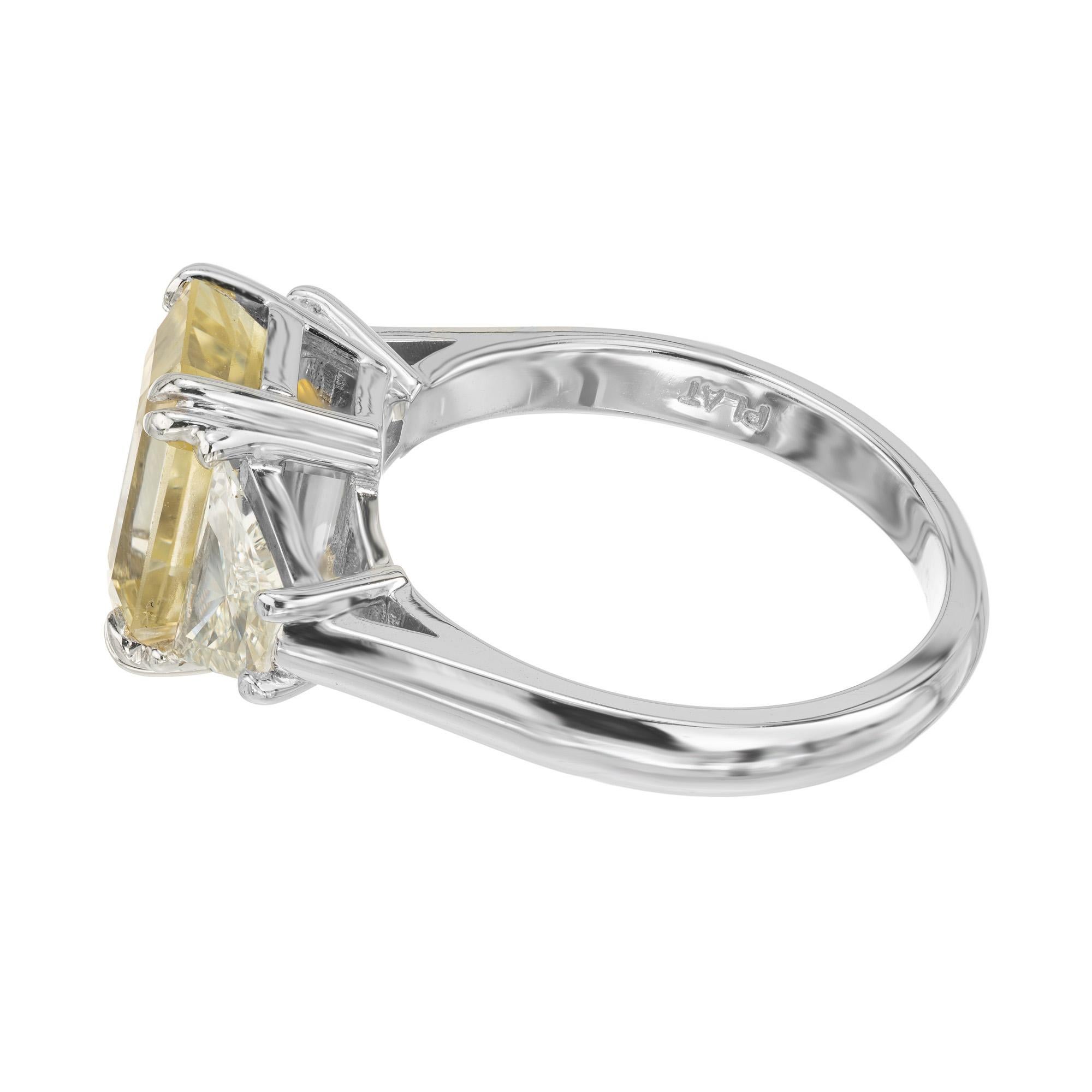 Ottagono Peter Suchy Anello a tre pietre in platino con zaffiro e diamante certificato GIA da 4,80 carati A. Stone in vendita