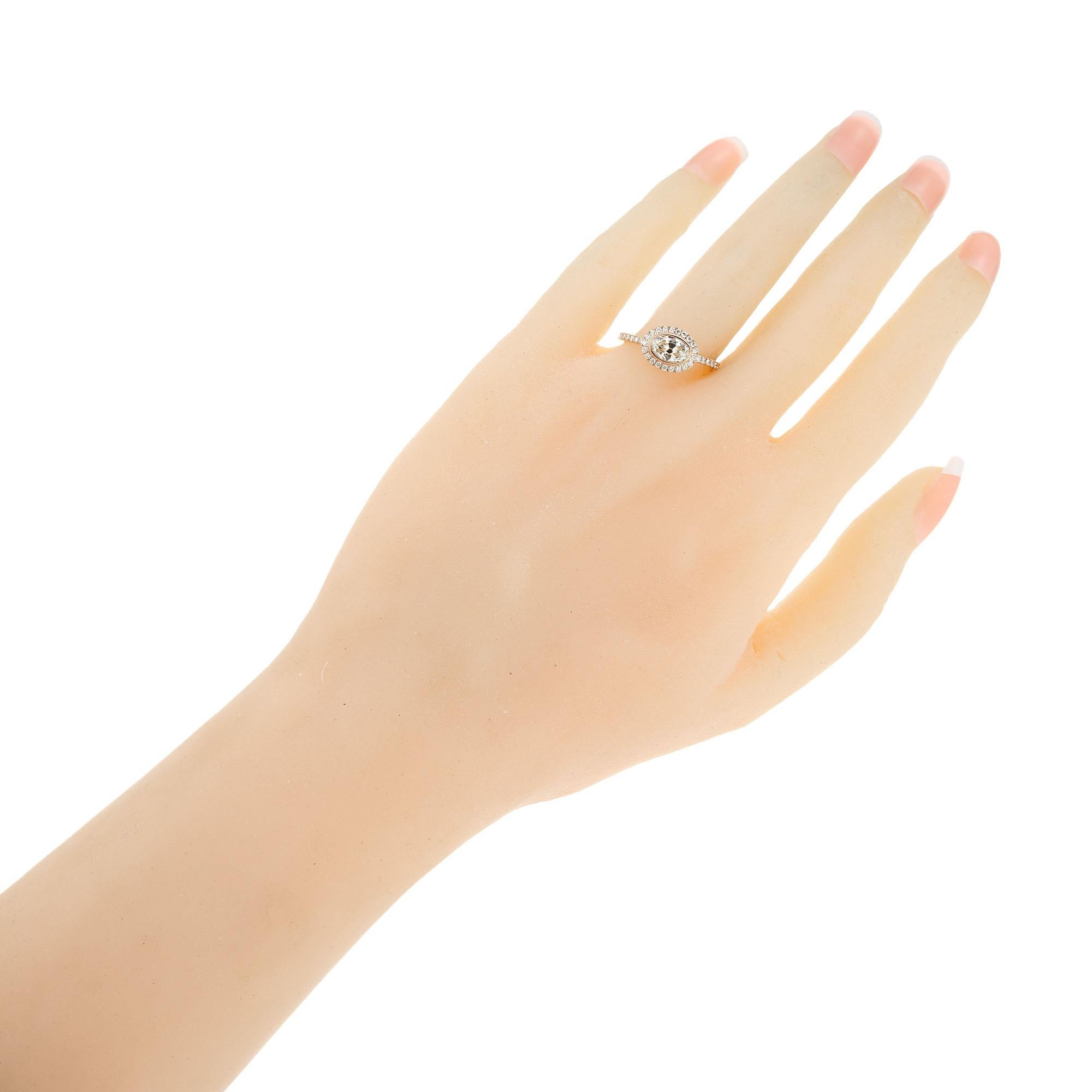 Bague de fiançailles de Peter Suchy en or rose avec halo de diamants de 0,33 carat certifiée par le GIA en vente 3