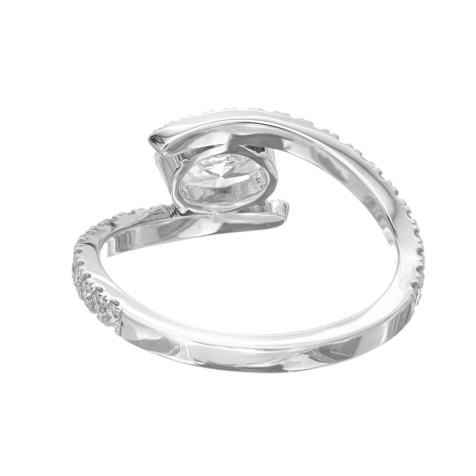 Peter Suchy Bague de fiançailles en or blanc avec diamant ovale de 0,67 carat certifié par le GIA en vente 1