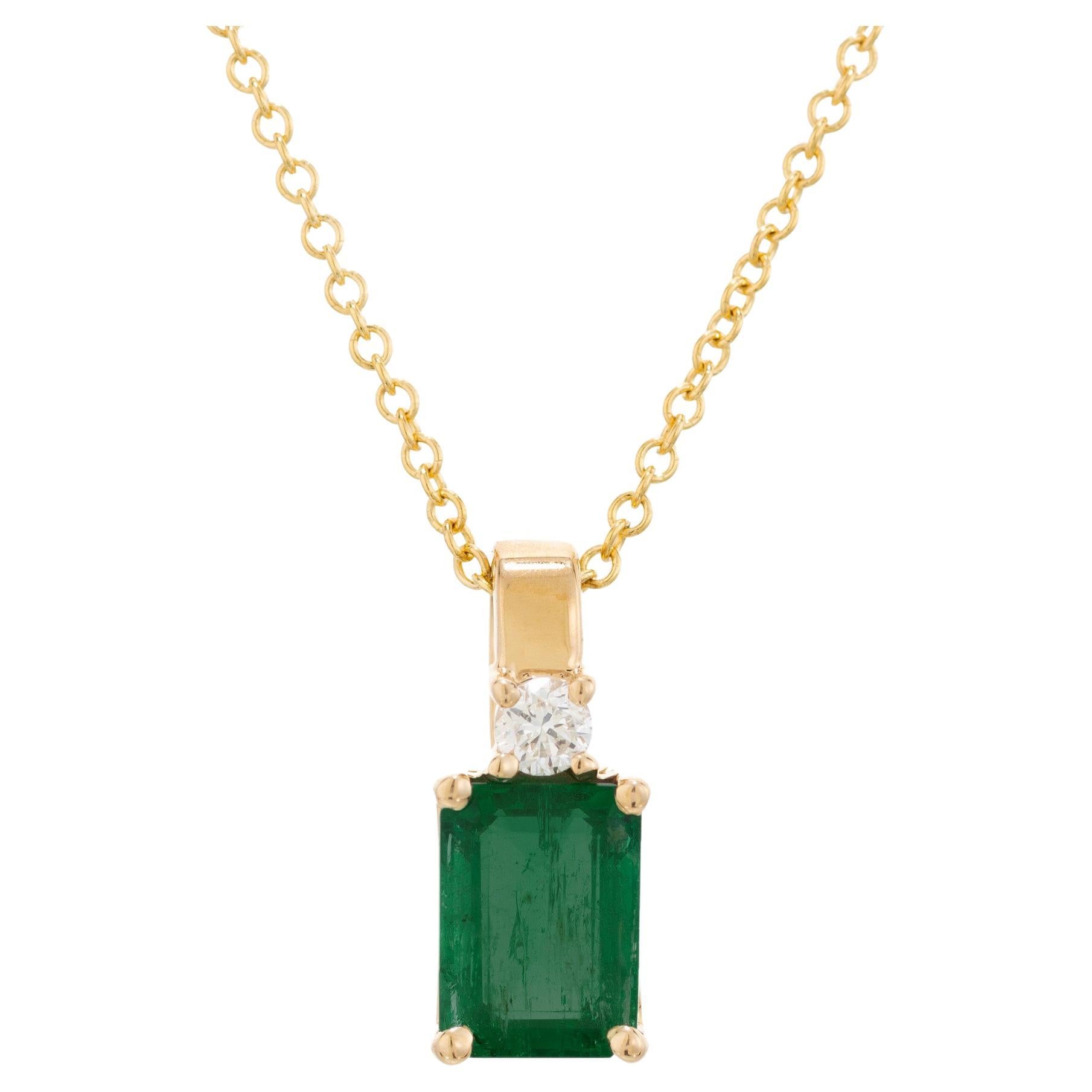 Peter Suchy GIA Certified .81 Carat Emerald Diamond Yellow Gold Pendant Necklace For Sale
