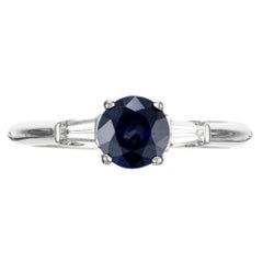 Verlobungsring mit drei Steinen von GIA-zertifiziertem 0,88 Karat Saphir und Diamant von Peter Suchy