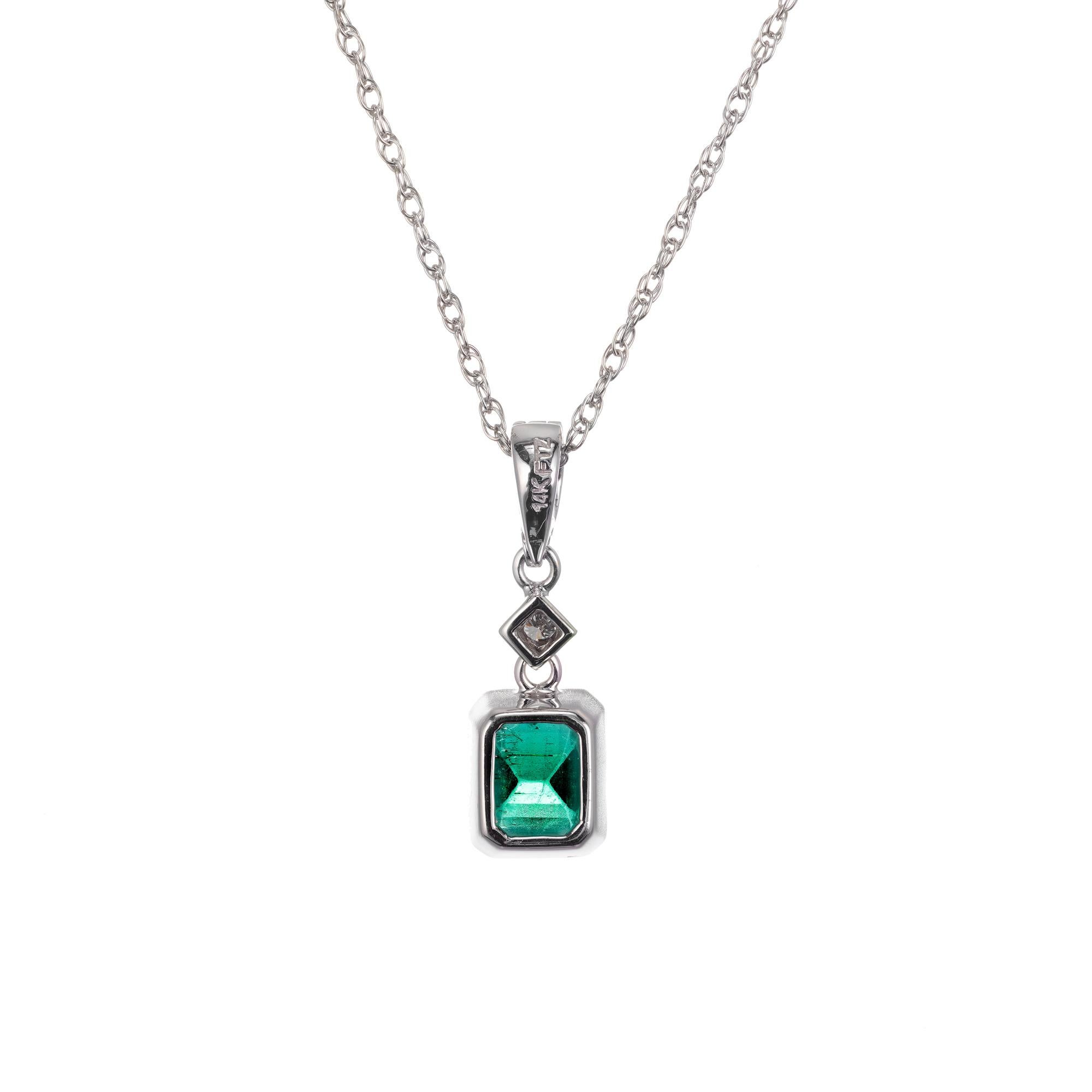 Round Cut Peter Suchy GIA Certified .94 Carat Emerald Diamond Gold Pendant Necklace For Sale