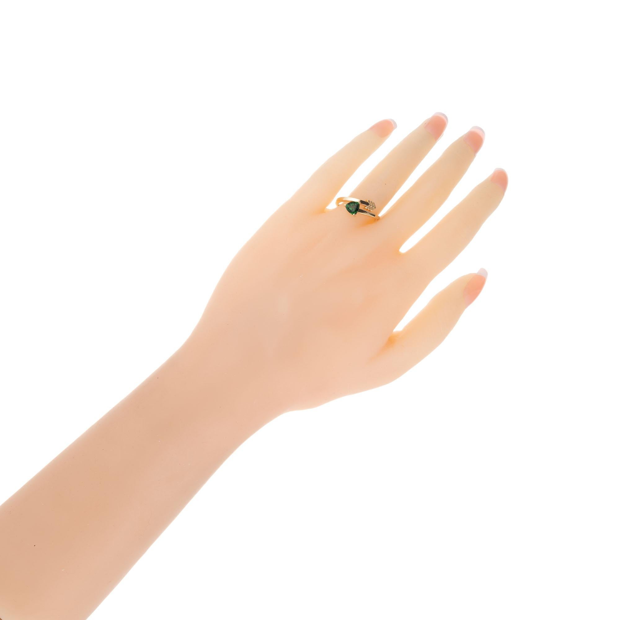 Peter Suchy GIA Certified .96 Carat Tsavorite Garnet Yellow Gold Arrow Ring For Sale 2
