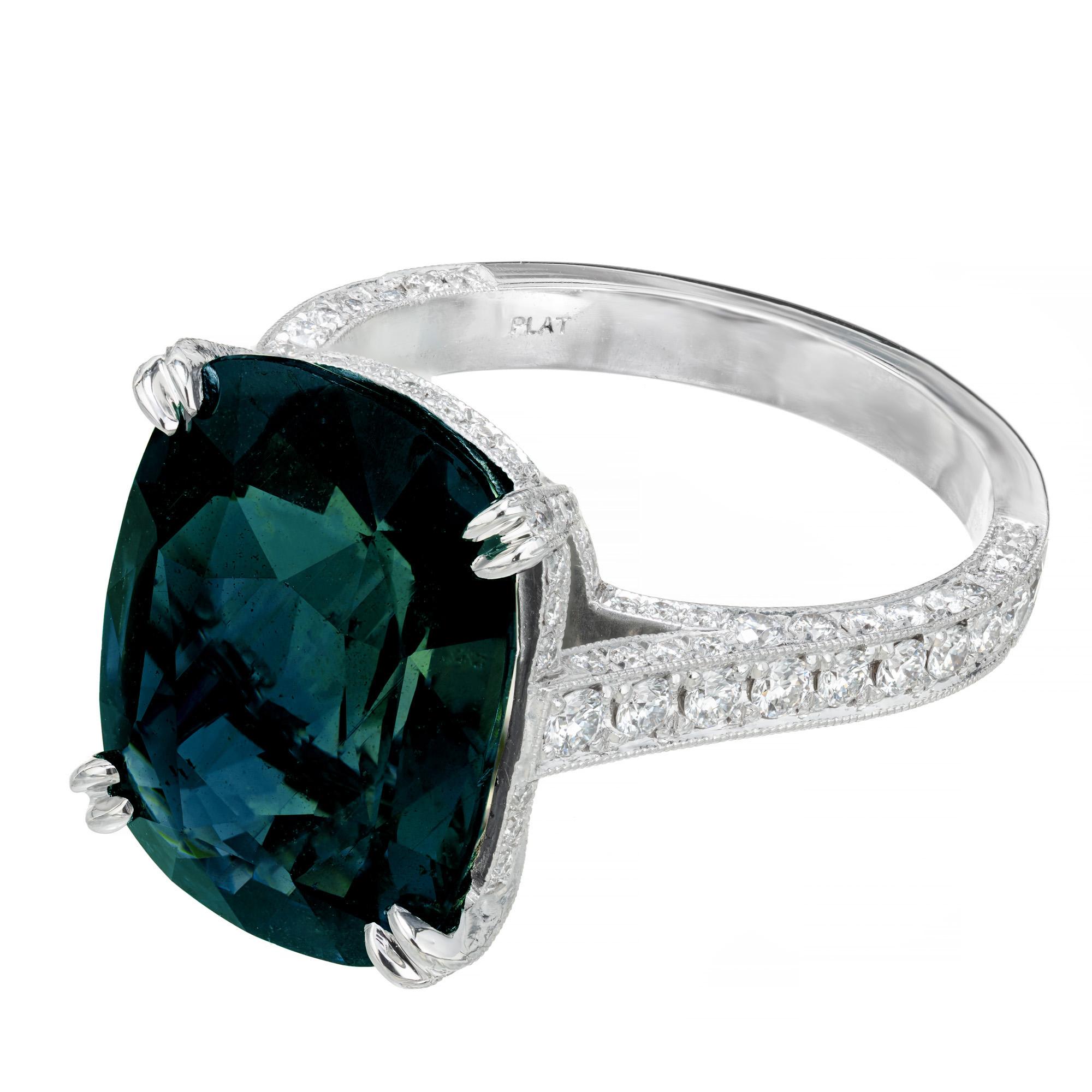 Taille coussin Peter Suchy, bague de fiançailles en platine avec saphir certifié GIA de 9,74 carats et diamants en vente