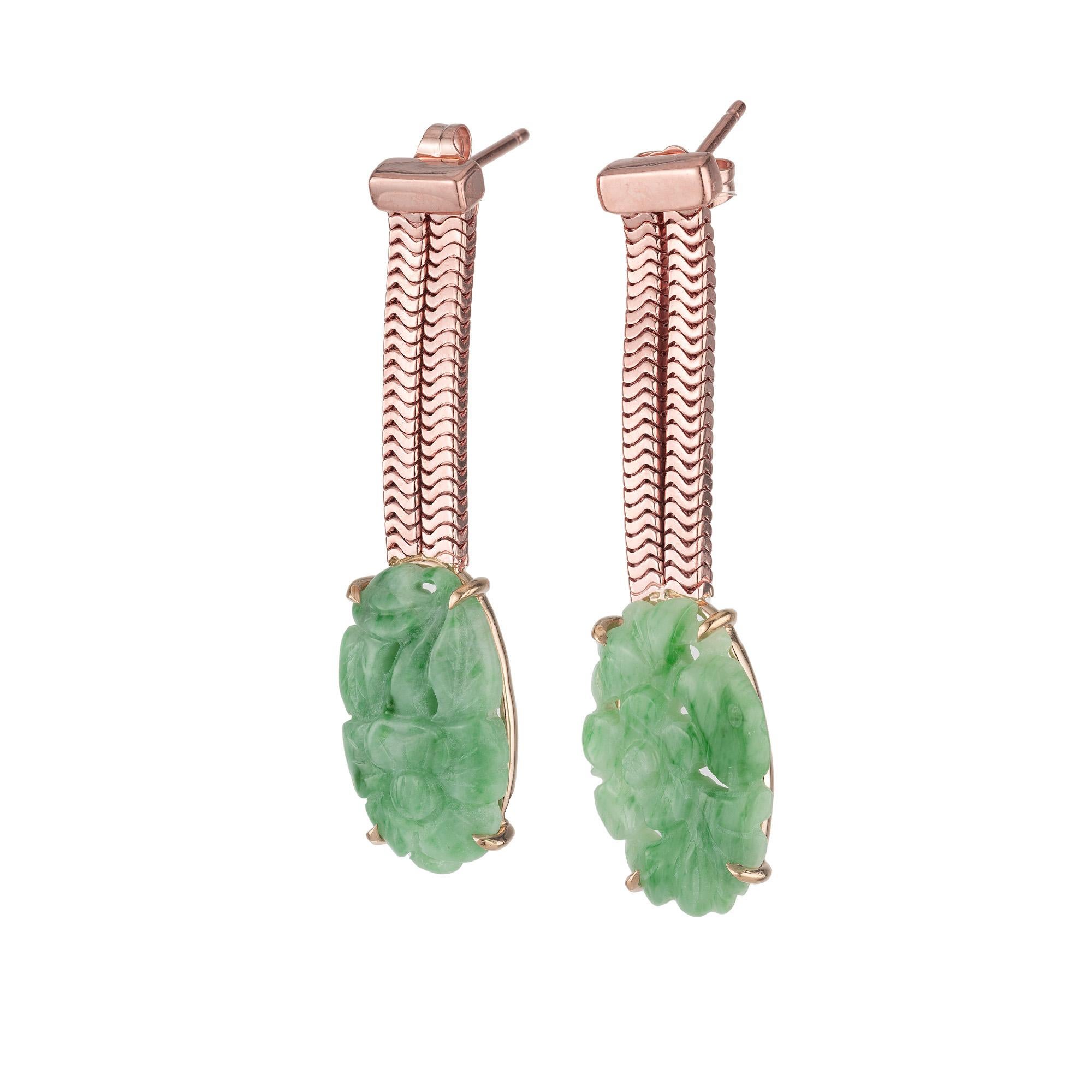 Orecchini pendenti in oro rosa 14k di Peter Suchy con giadeite ben lucidata di colore naturale certificata GIA. Le pietre sono state rimosse per la certificazione e reimpostate da Suchy Jewelers. 

1 giada di giada verde variegata, peso totale circa