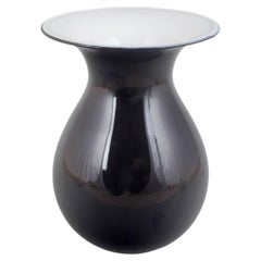 Peter Svarrer pour Holmegaard. Elegant vase "Shape" en verre d'art. Début du 21e siècle.