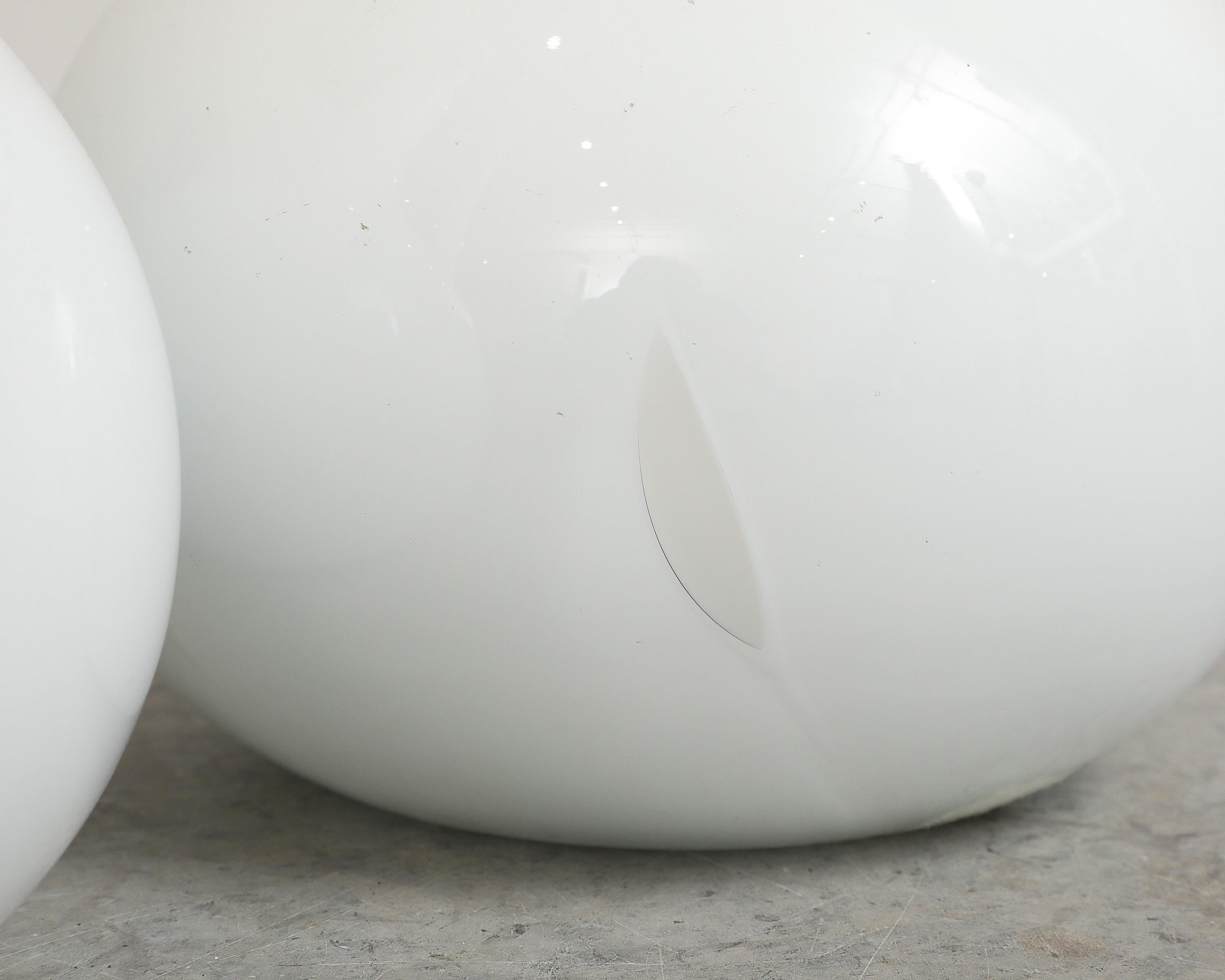 Lampes de bureau « Helens » en verre dépoli blanc soufflé à la main et laiton, de Peter Svarrer, Danemark en vente 7