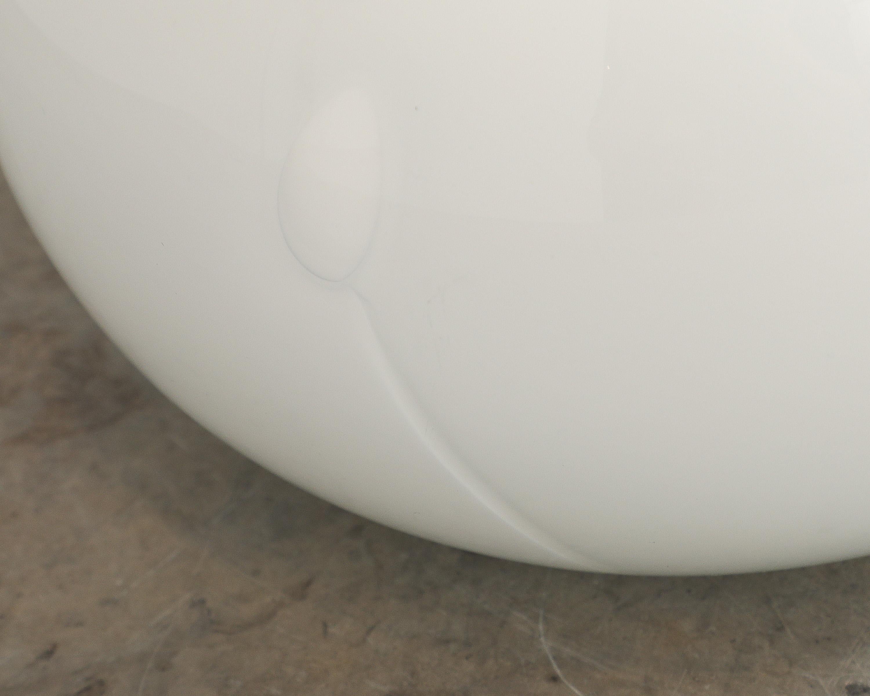 Lampes de bureau « Helens » en verre dépoli blanc soufflé à la main et laiton, de Peter Svarrer, Danemark en vente 8