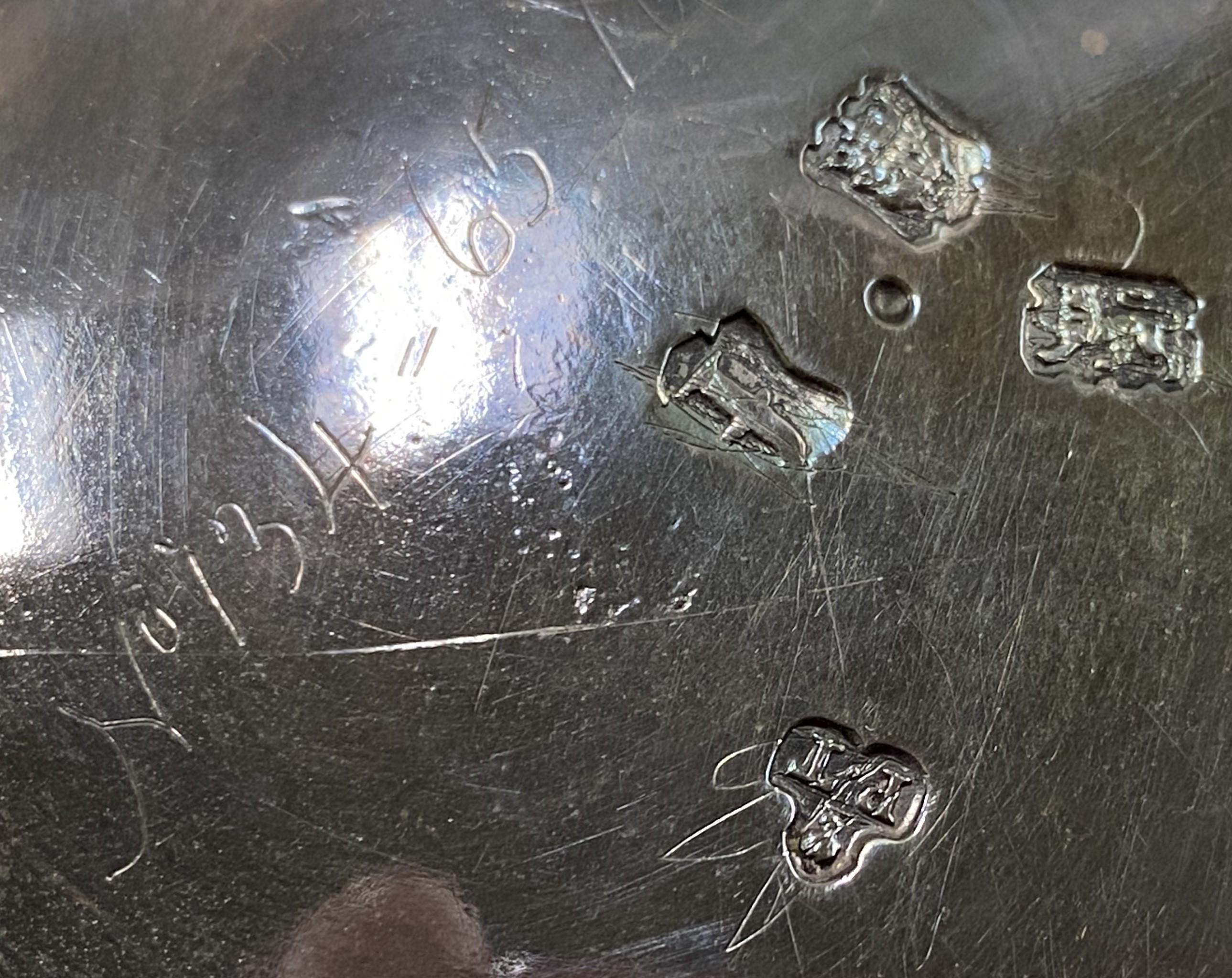 Bollitore in argento sterling George II di A. Taylor con supporto, 1741 in vendita 5