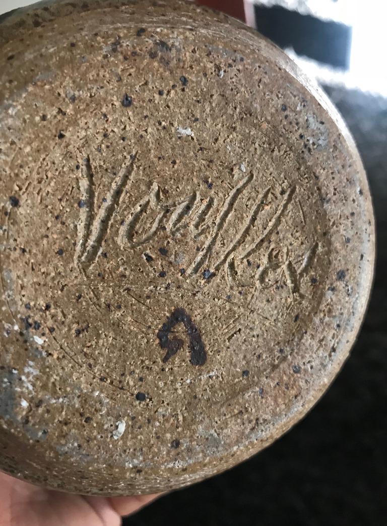 Milieu du XXe siècle Vase en poterie de grès, signé par Peter Voulkos, datant de la fin du XIXe siècle, vers 1950 en vente