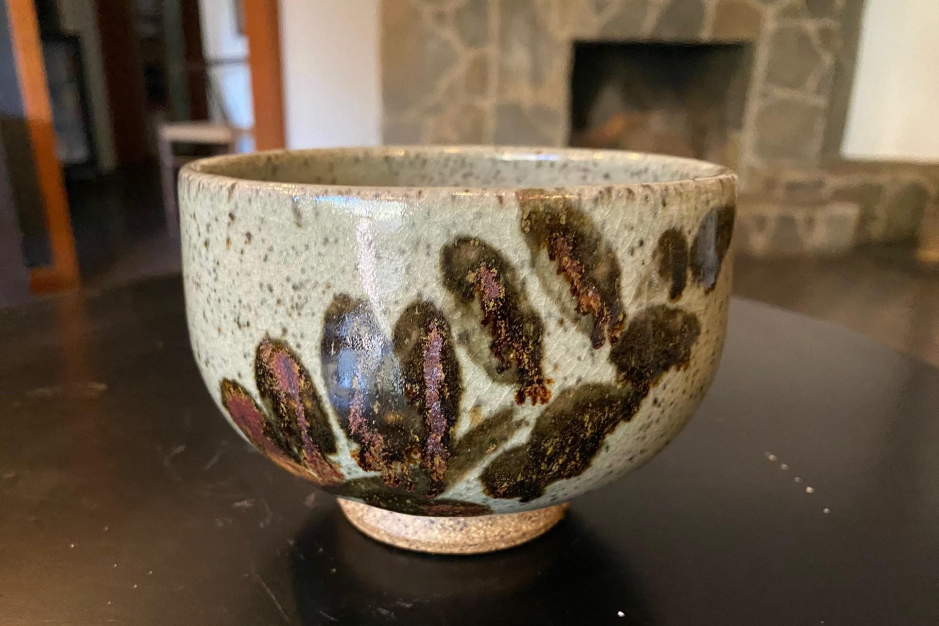 Cotto in fornace Peter Voulkos ha firmato la ciotola da tè Chawan in ceramica della prima metà del secolo scorso, anni '50 in vendita