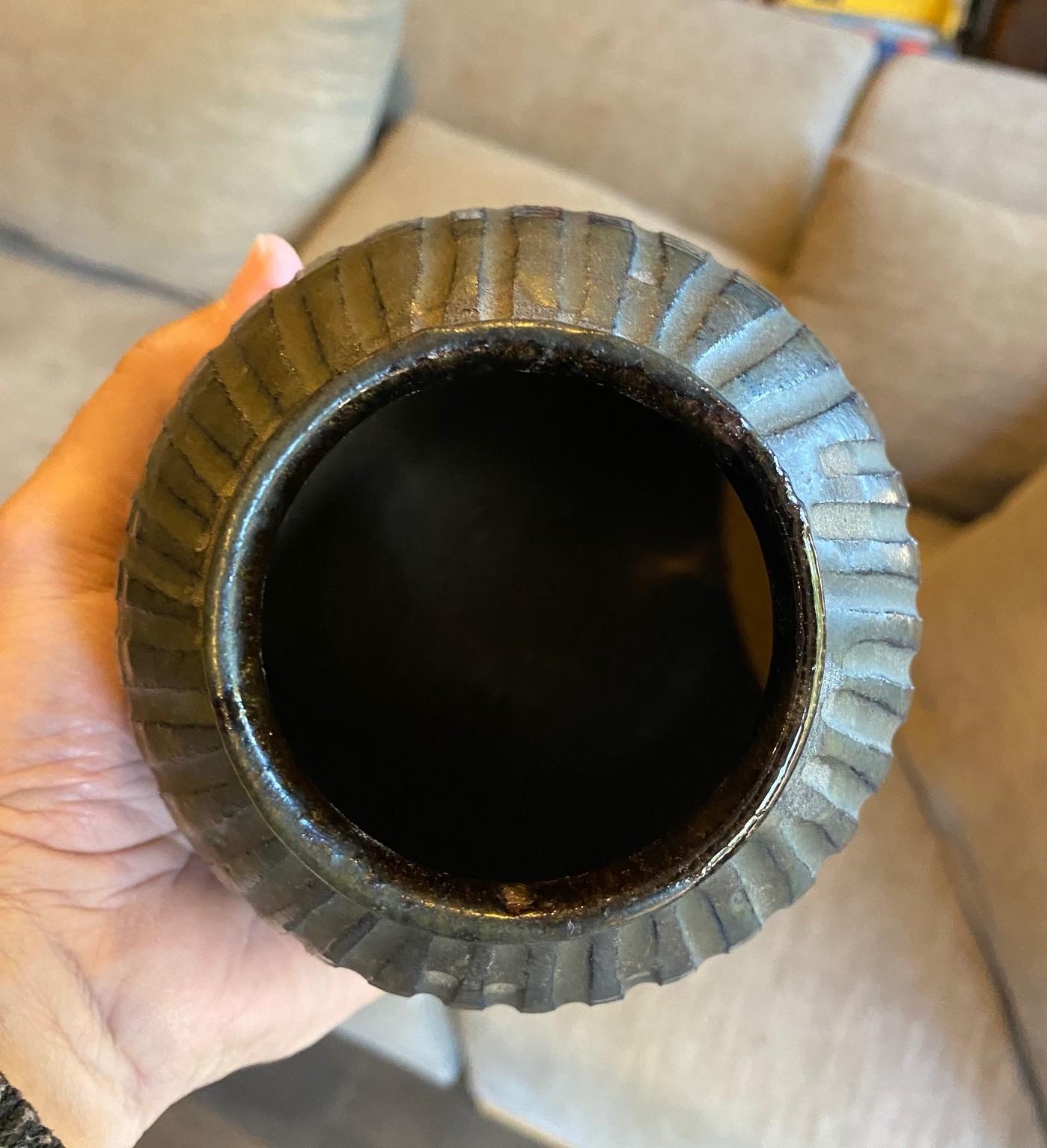 Peter Voulkos Signed Early Mid-Century Modern Stoneware Pottery Vase, 1950s For Sale 11