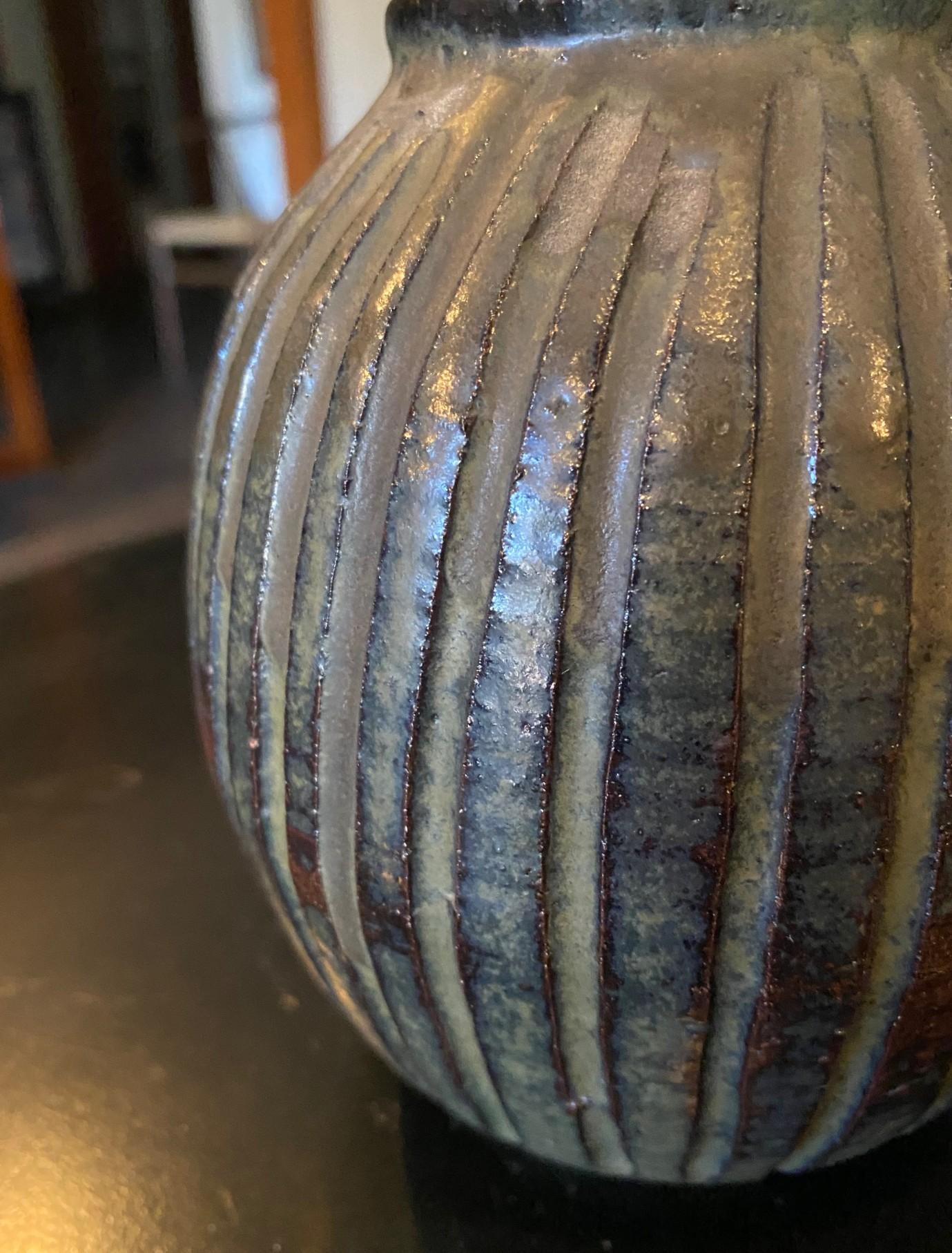 Peter Voulkos Signed Early Mid-Century Modern Stoneware Pottery Vase, 1950s In Good Condition For Sale In Studio City, CA