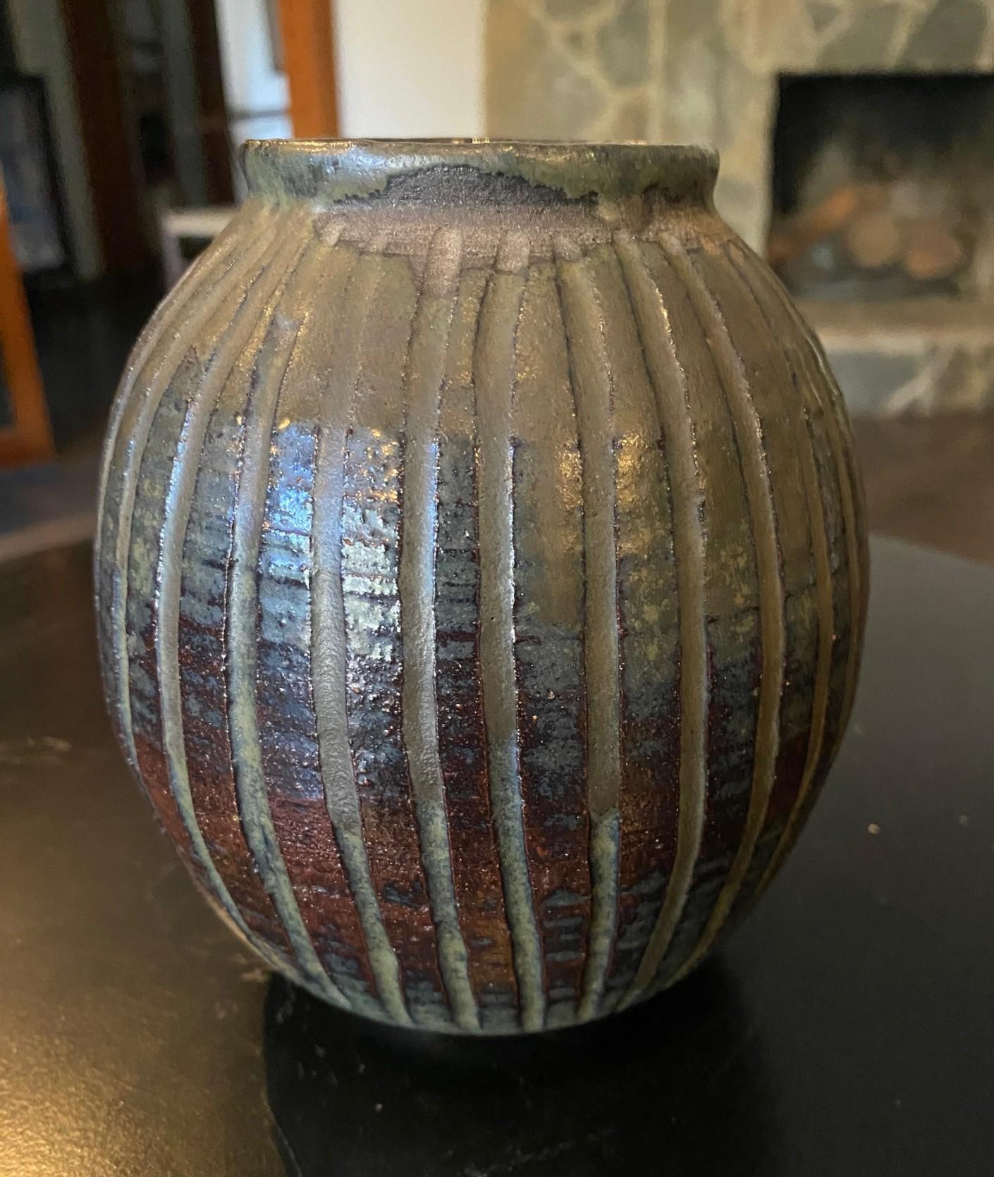 Peter Voulkos Signed Early Mid-Century Modern Stoneware Pottery Vase, 1950s For Sale 1