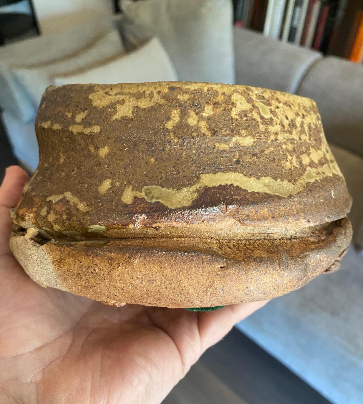 Peter Voulkos ha firmato la ciotola da tè Chawan dello Studio Pottery della California, moderna e astratta. in vendita 8